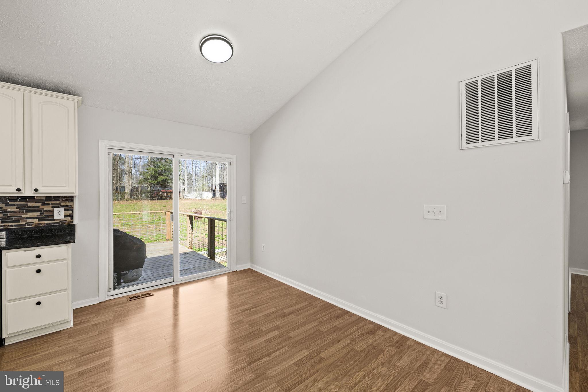 LAKE LAND OR - Residential