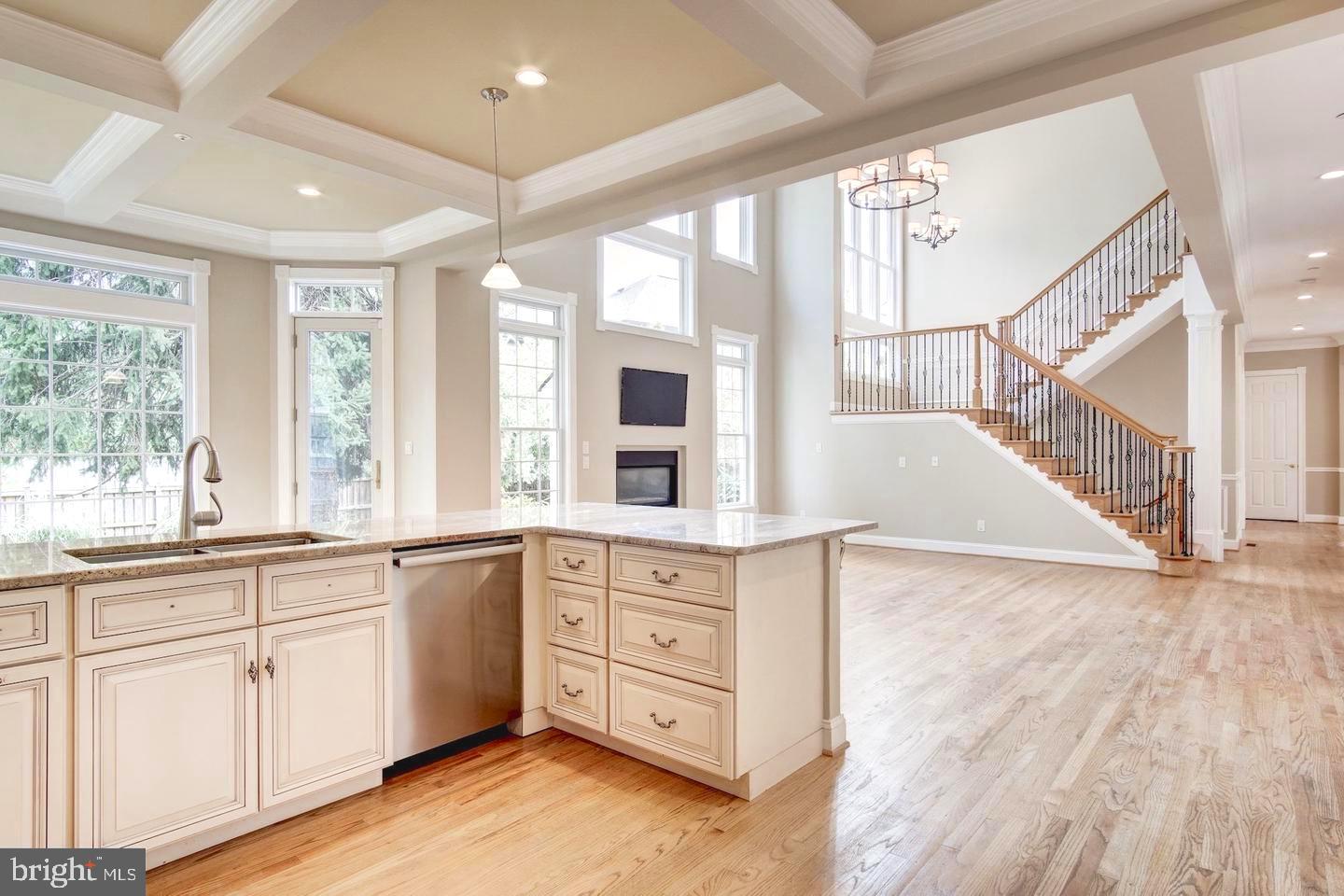 ALTA VISTA GARDENS - Residential Lease