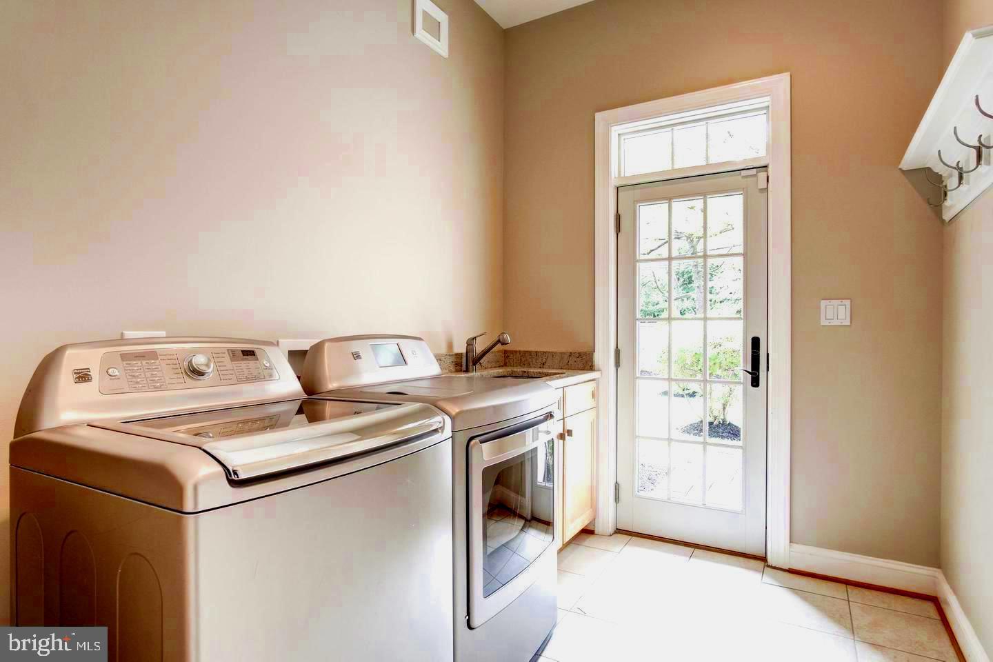 ALTA VISTA GARDENS - Residential Lease