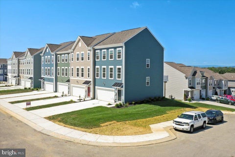 Townhouse For Rent - 64 Stafford Place<br/> Berkeley County, FALLING WATERS, WV 25419
