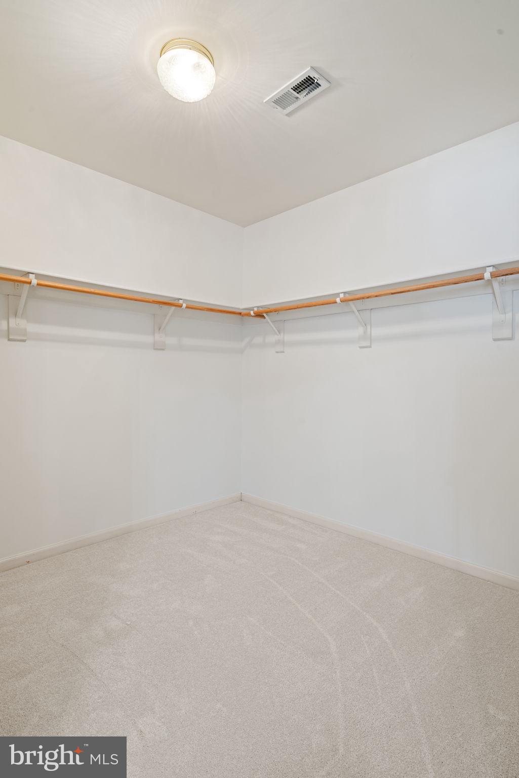 POTOMAC CROSSING - Residential