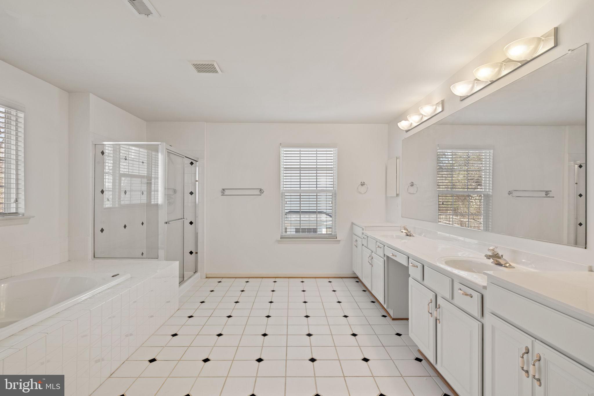 POTOMAC CROSSING - Residential