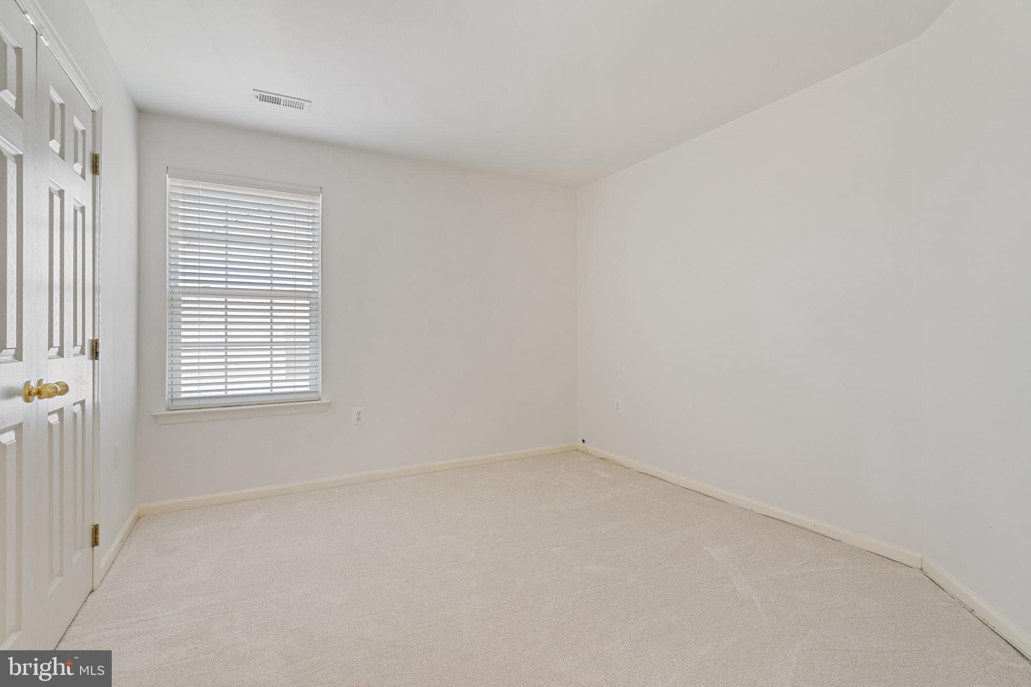 POTOMAC CROSSING - Residential