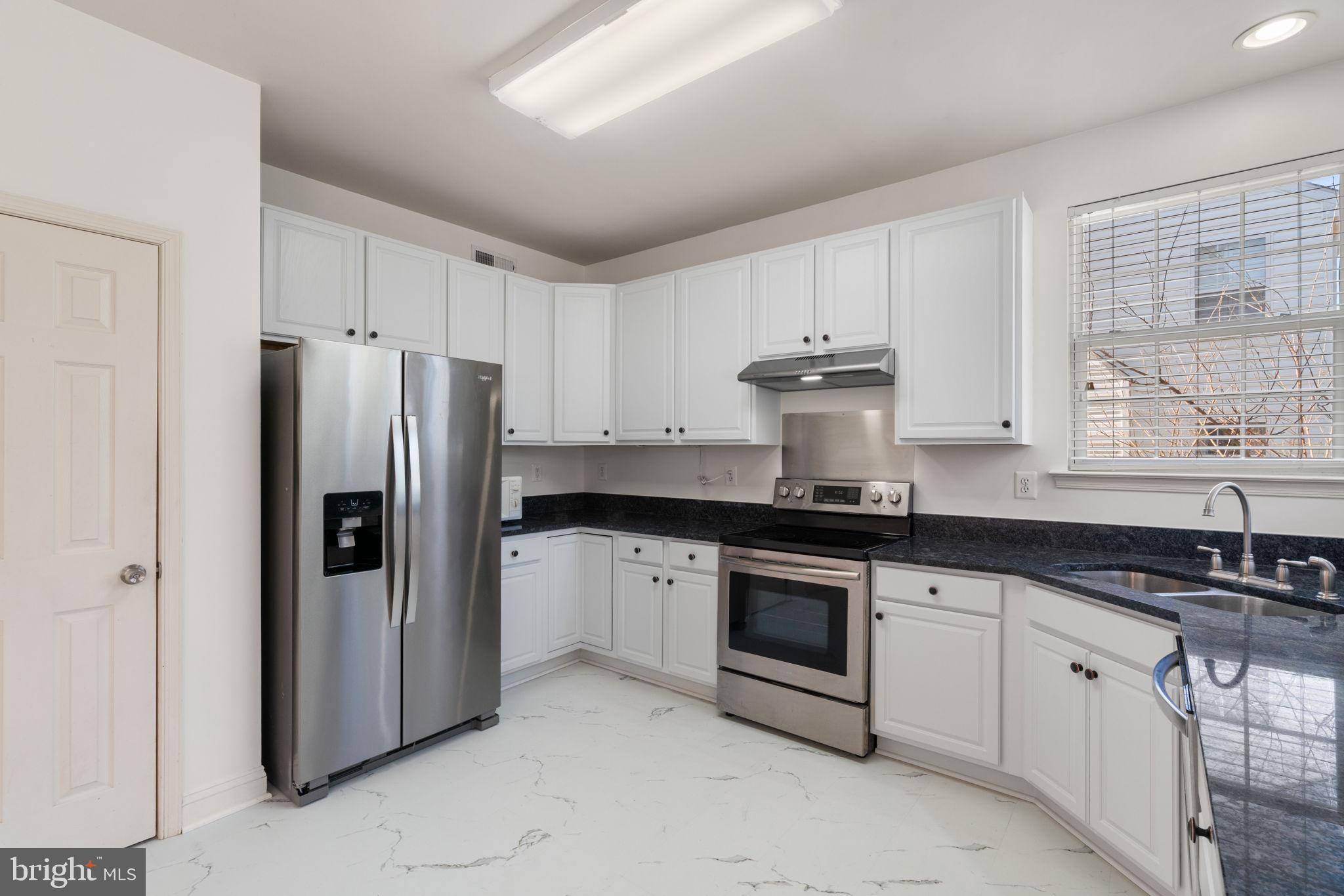 POTOMAC CROSSING - Residential