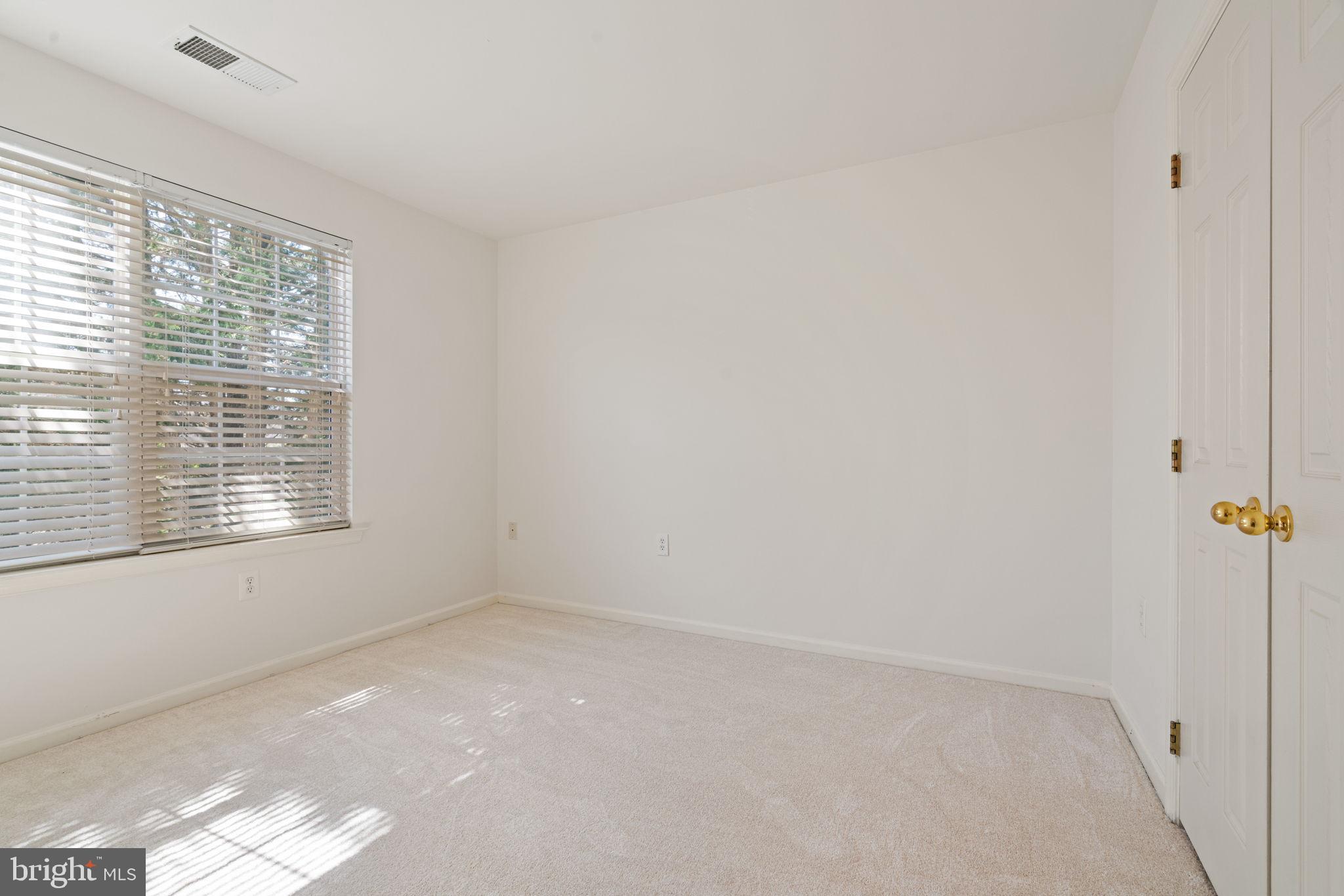 POTOMAC CROSSING - Residential