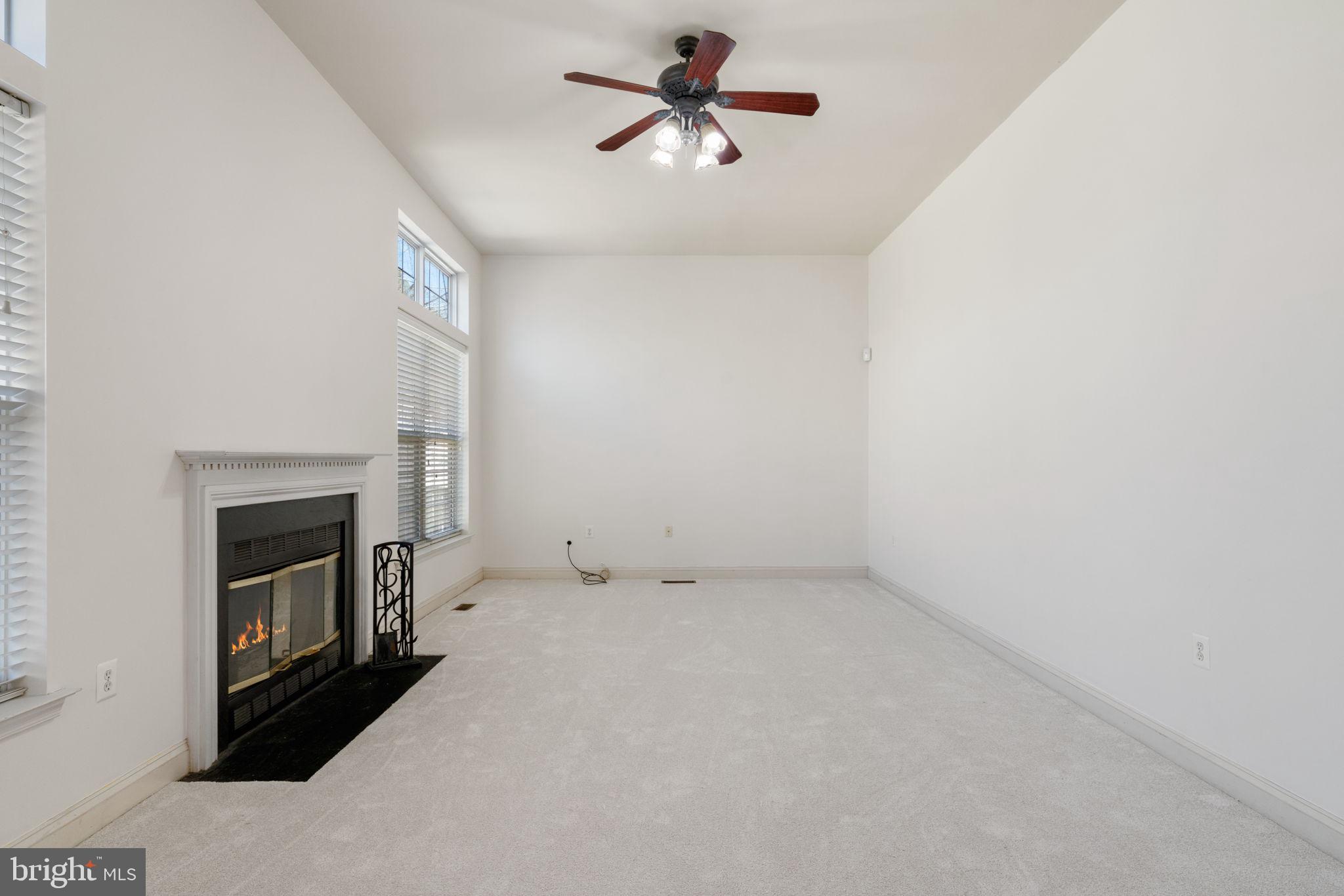 POTOMAC CROSSING - Residential