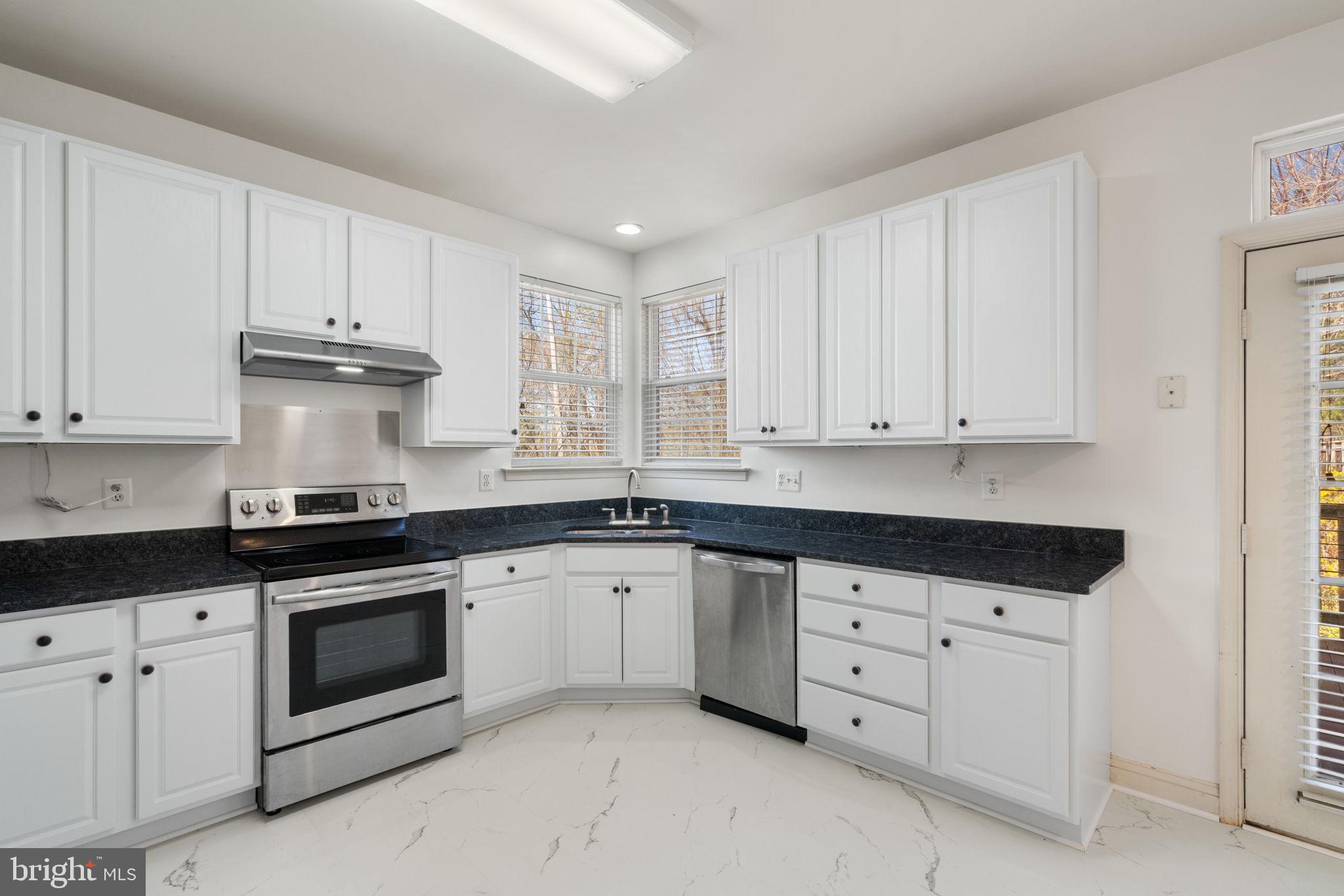 POTOMAC CROSSING - Residential