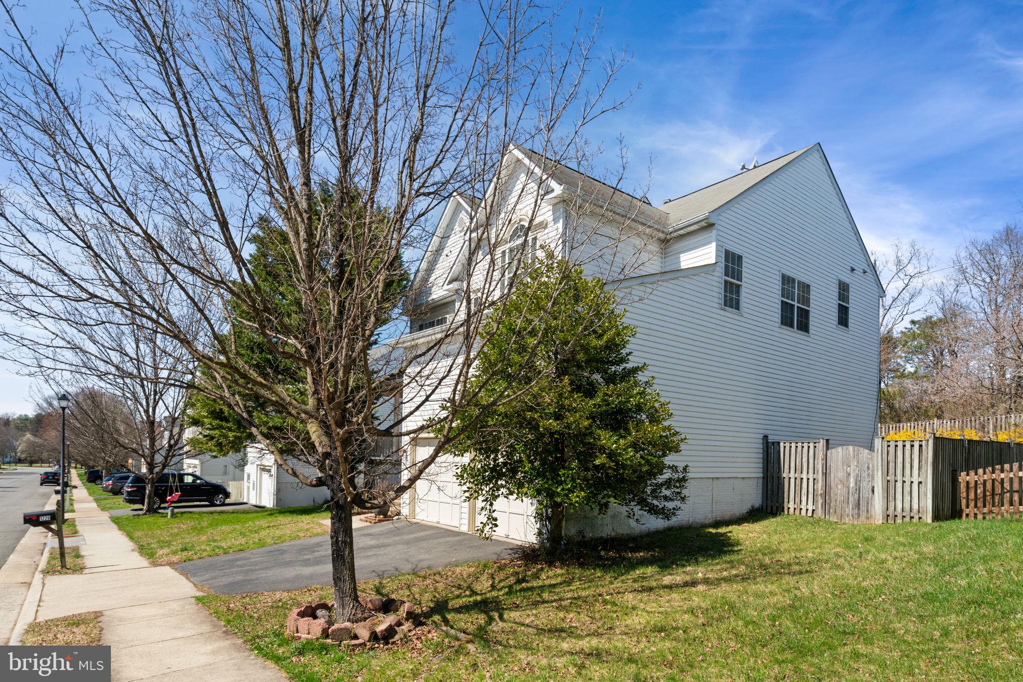 POTOMAC CROSSING - Residential