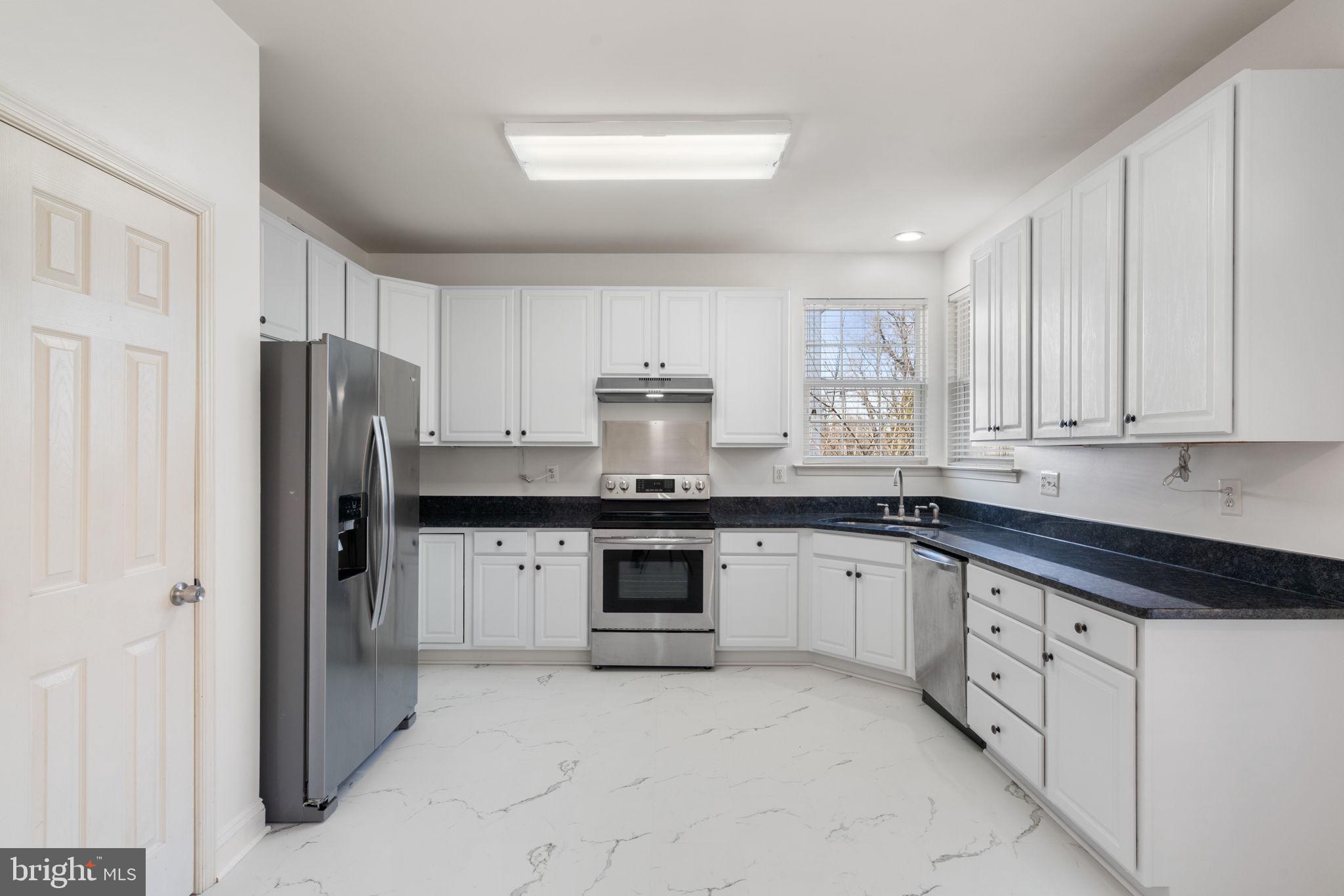 POTOMAC CROSSING - Residential