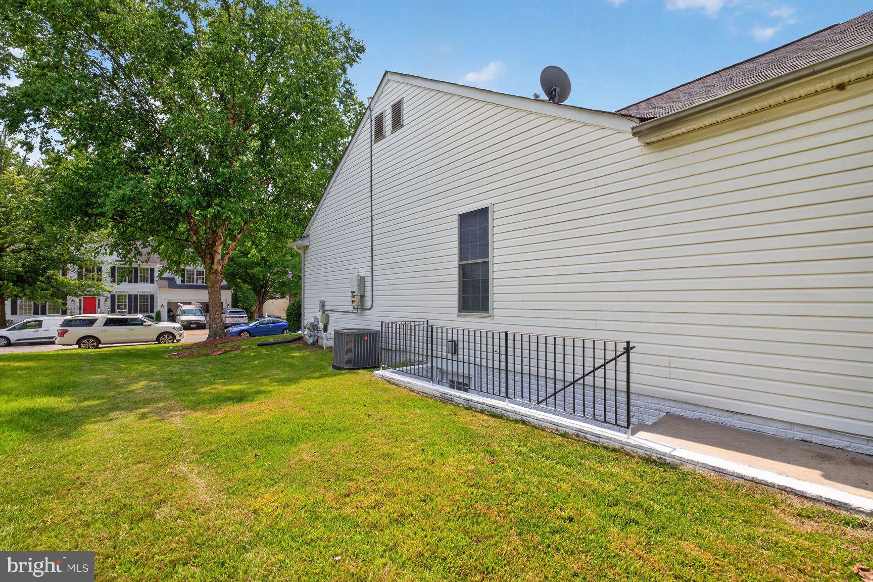 7816 AYLESFORD LANE