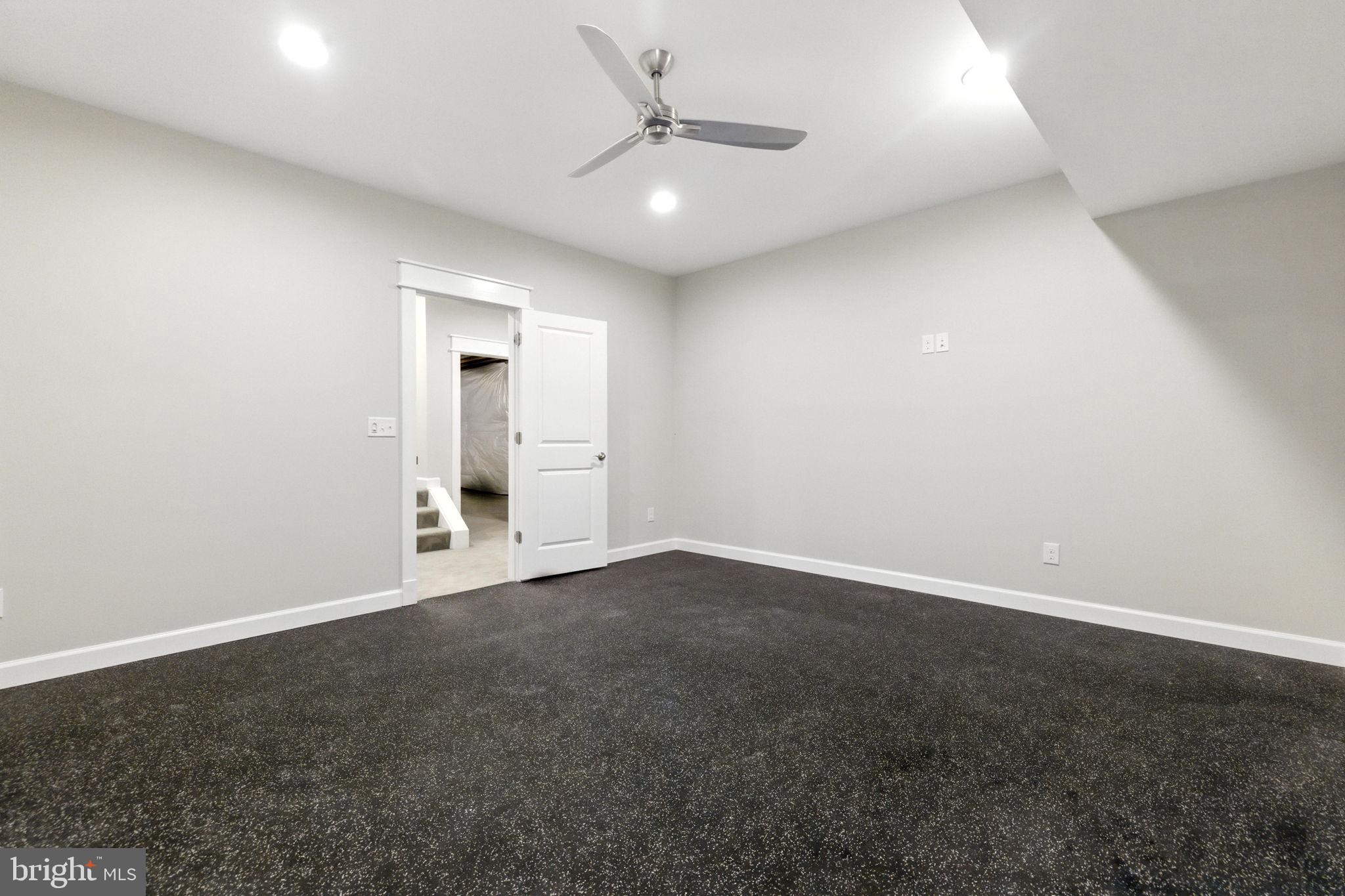 WOODSIDE ESTATES - Residential