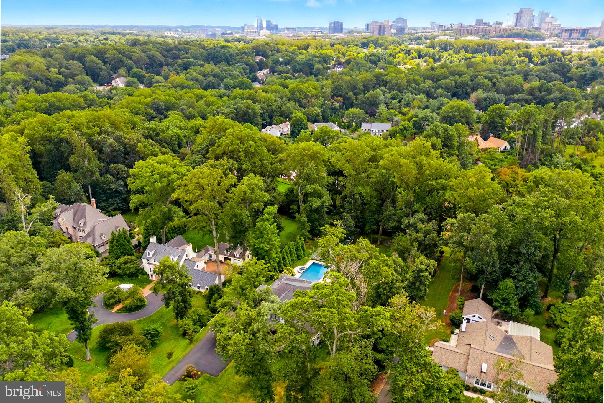 WOODSIDE ESTATES - Residential