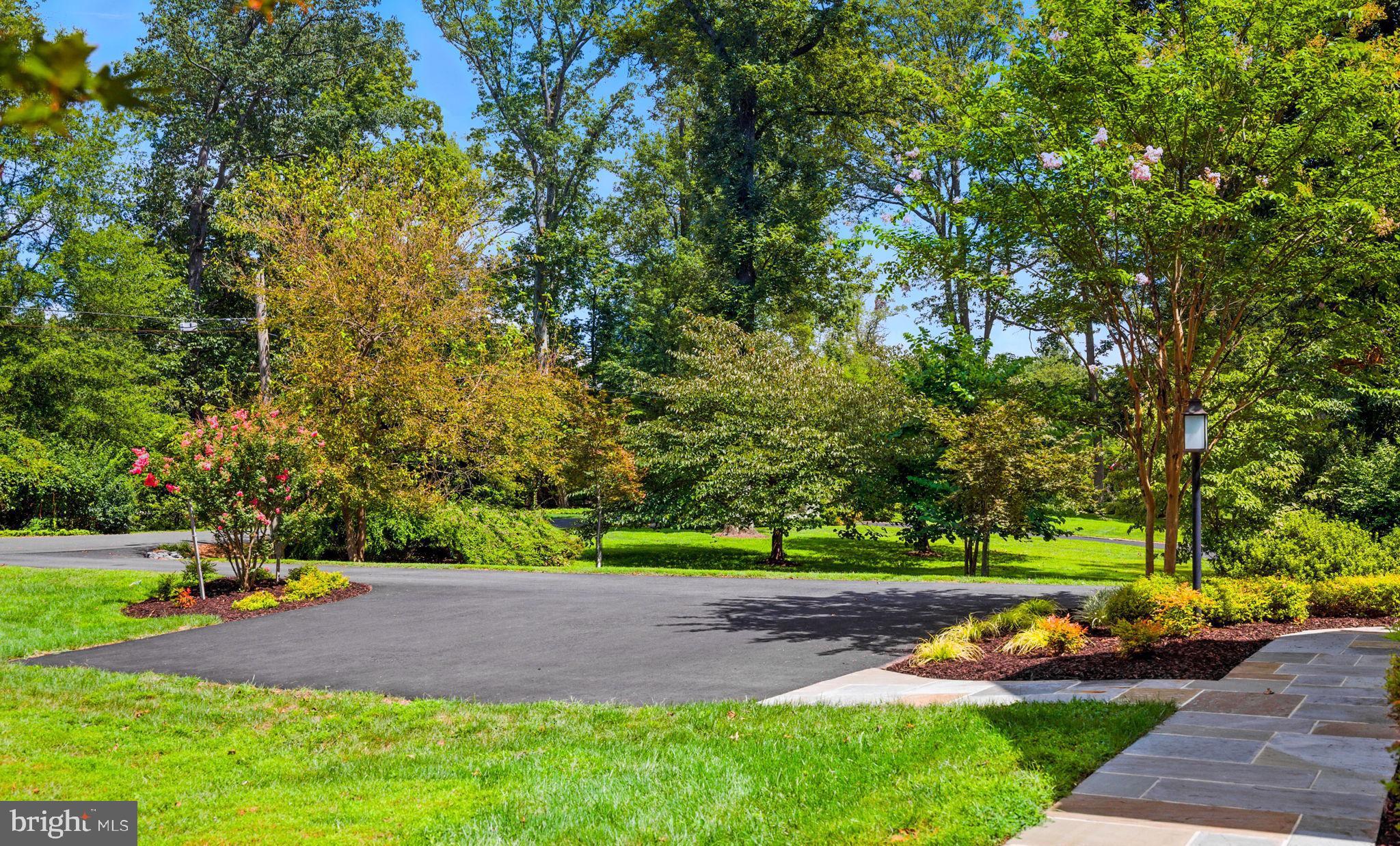 8617 DIXIE PLACE