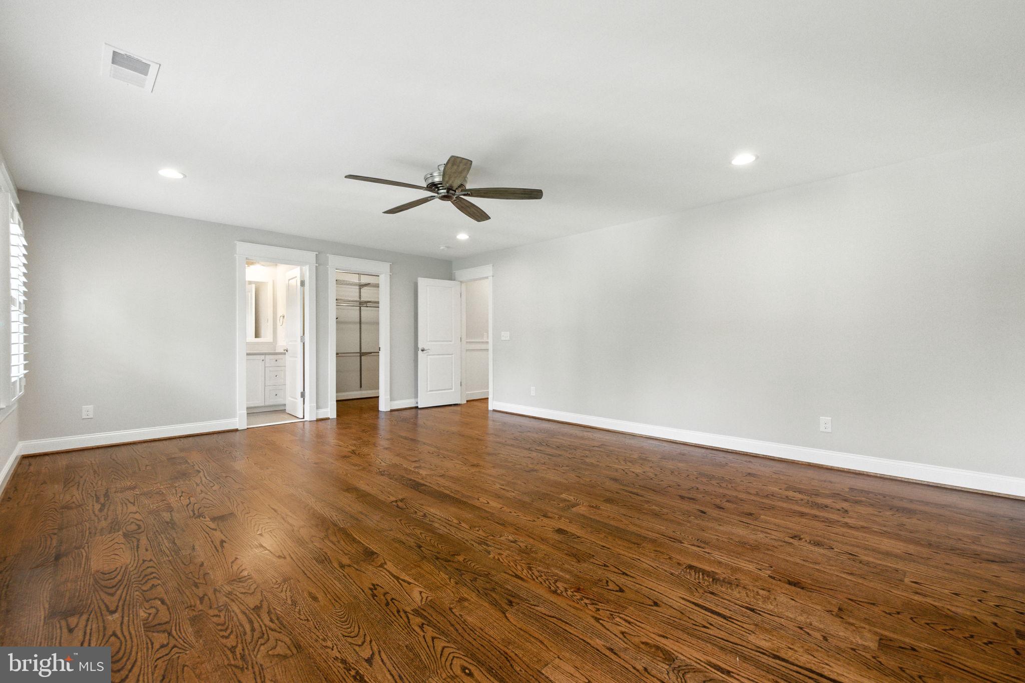 WOODSIDE ESTATES - Residential