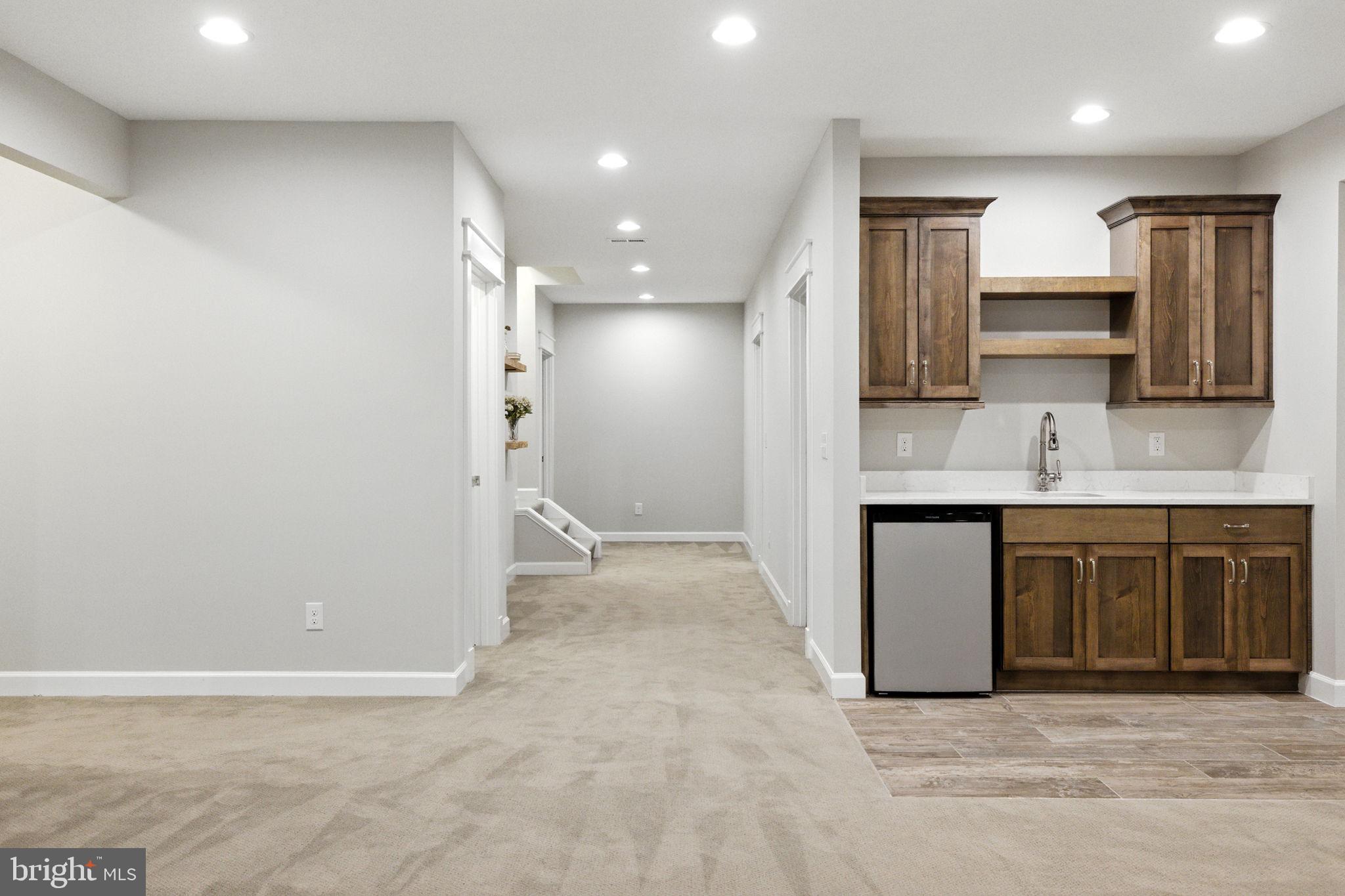 WOODSIDE ESTATES - Residential