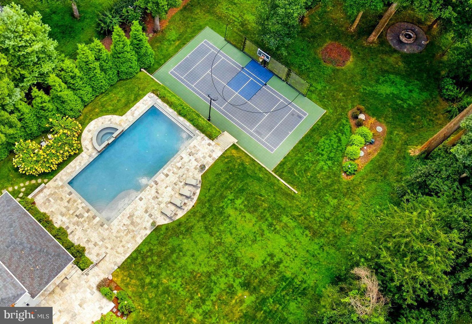 WOODSIDE ESTATES - Residential