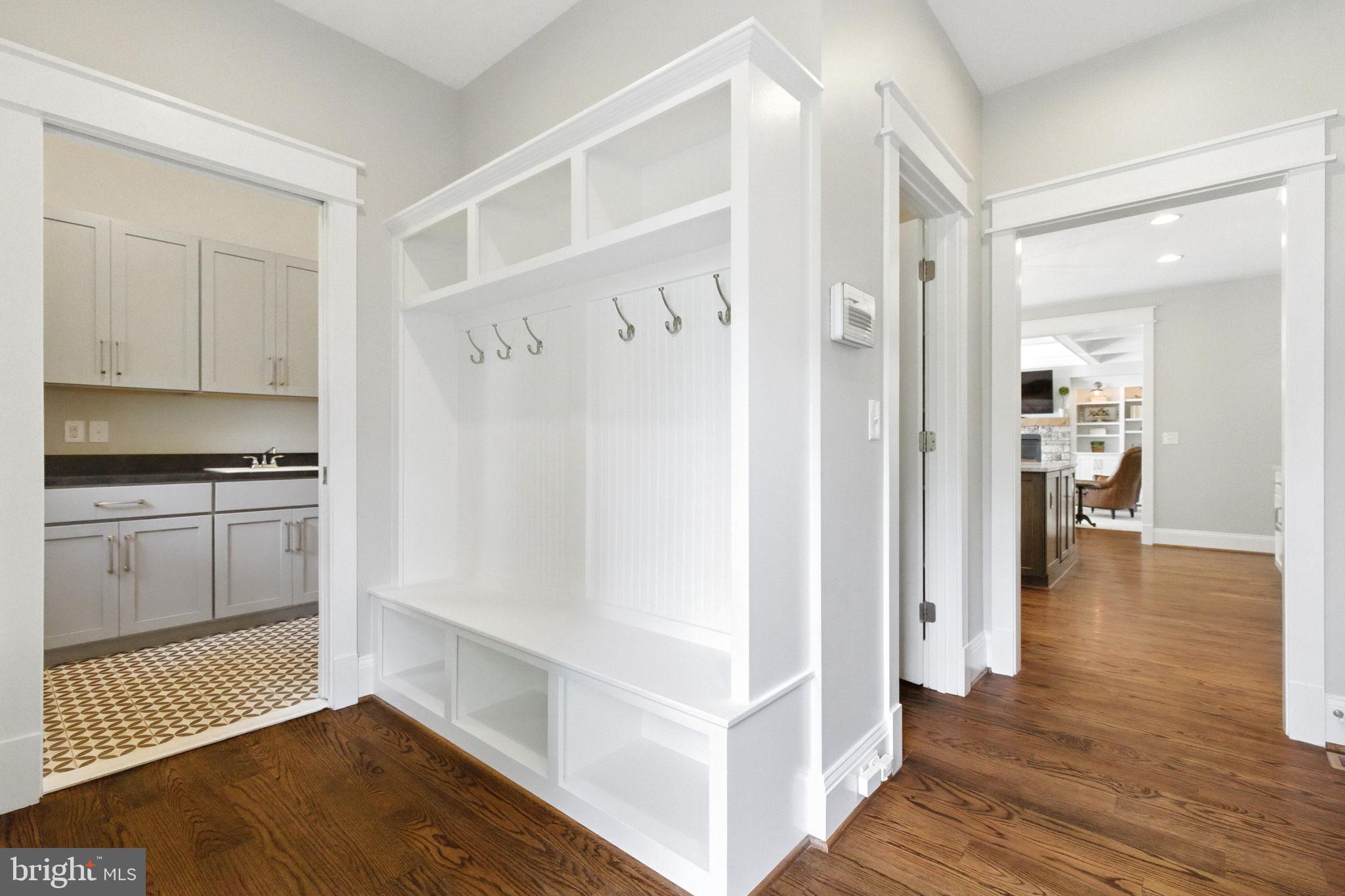 WOODSIDE ESTATES - Residential