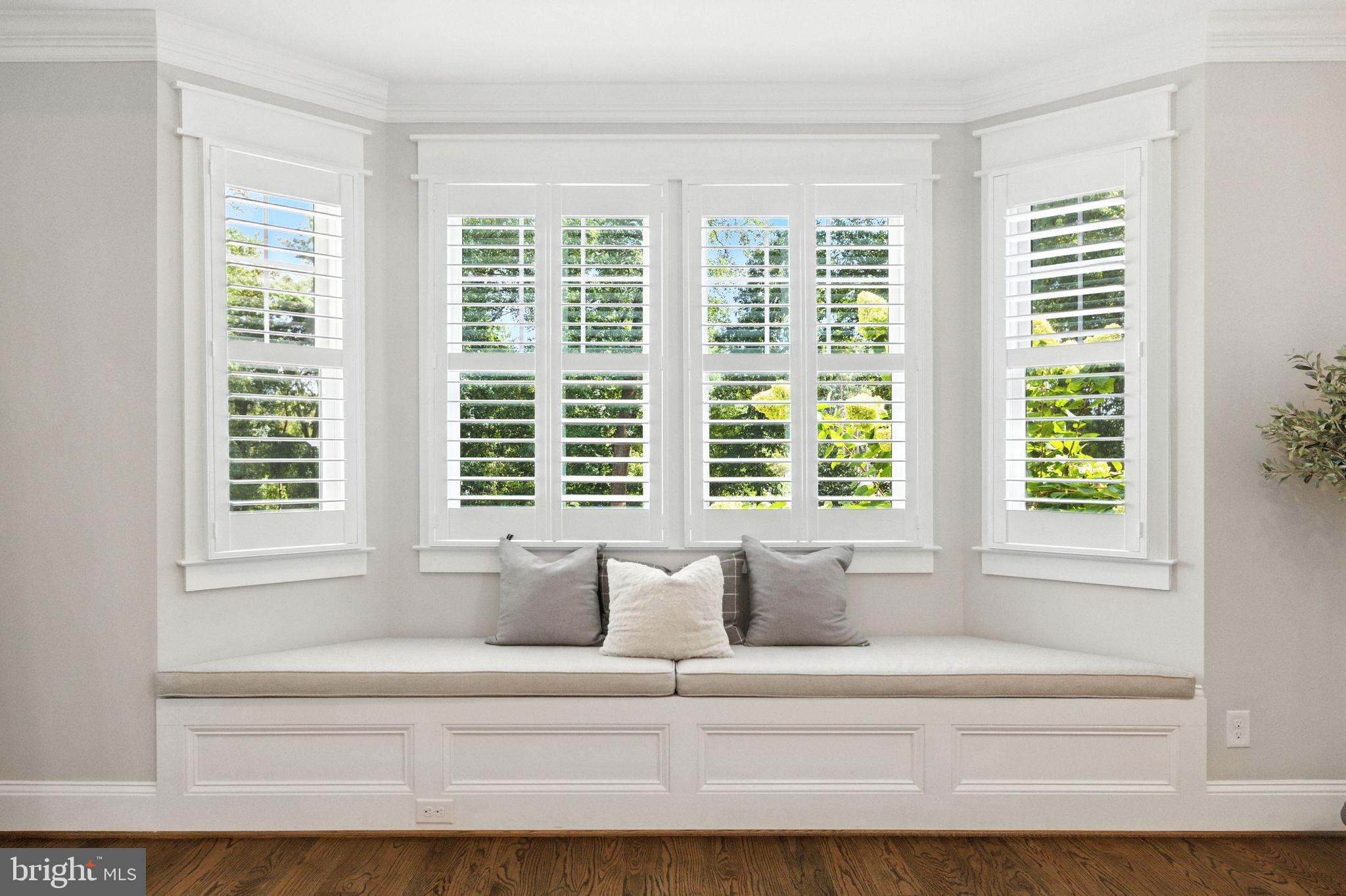 WOODSIDE ESTATES - Residential