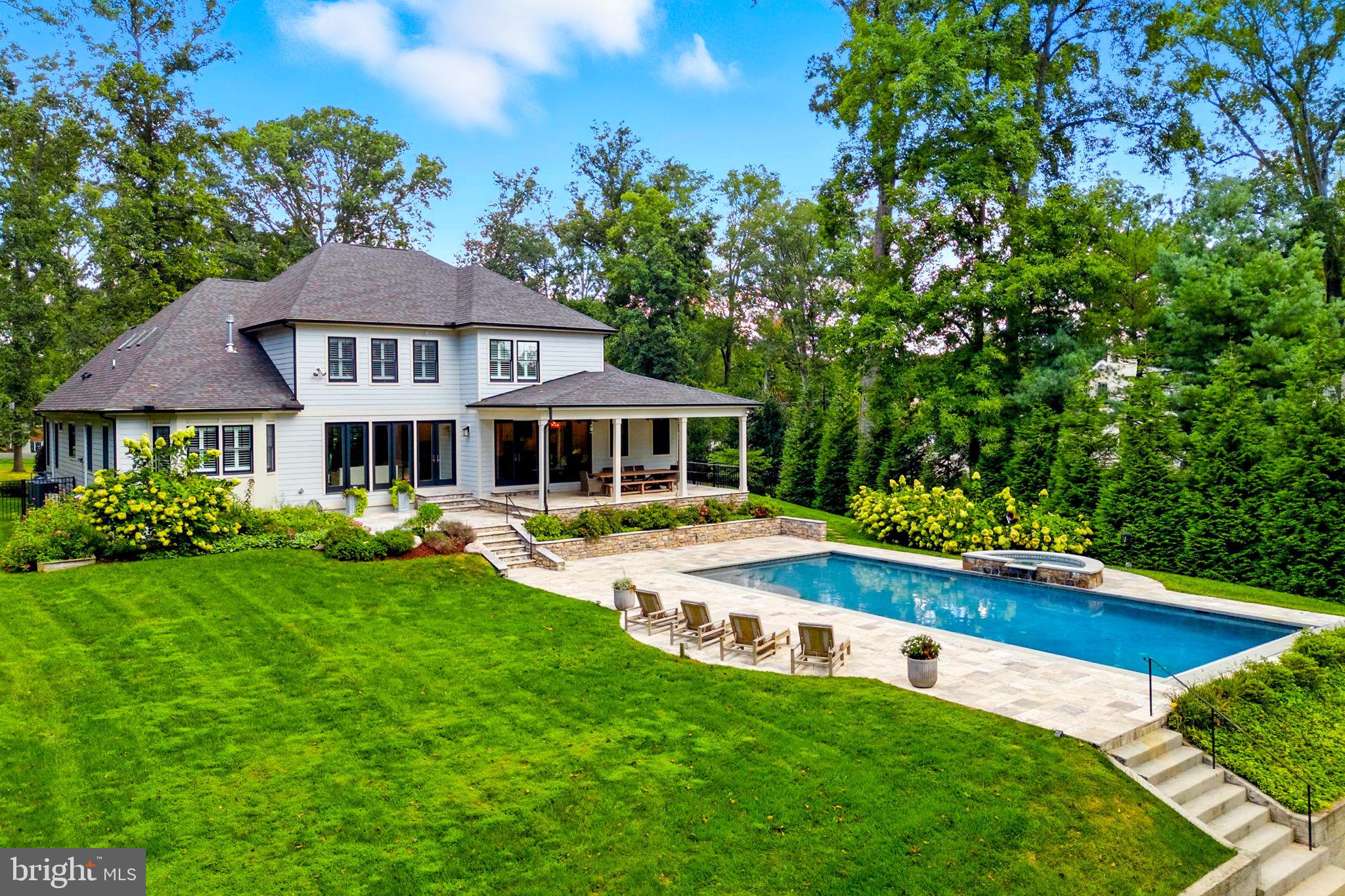 WOODSIDE ESTATES - Residential