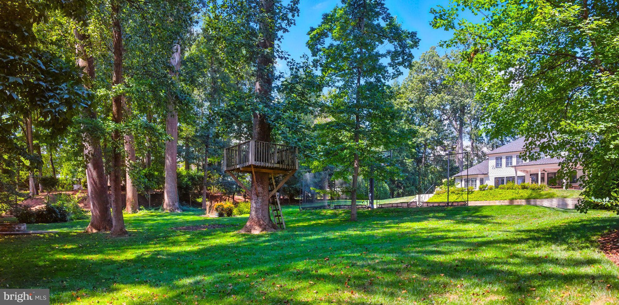 WOODSIDE ESTATES - Residential