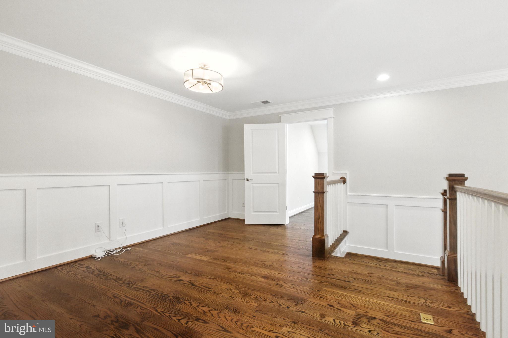 WOODSIDE ESTATES - Residential