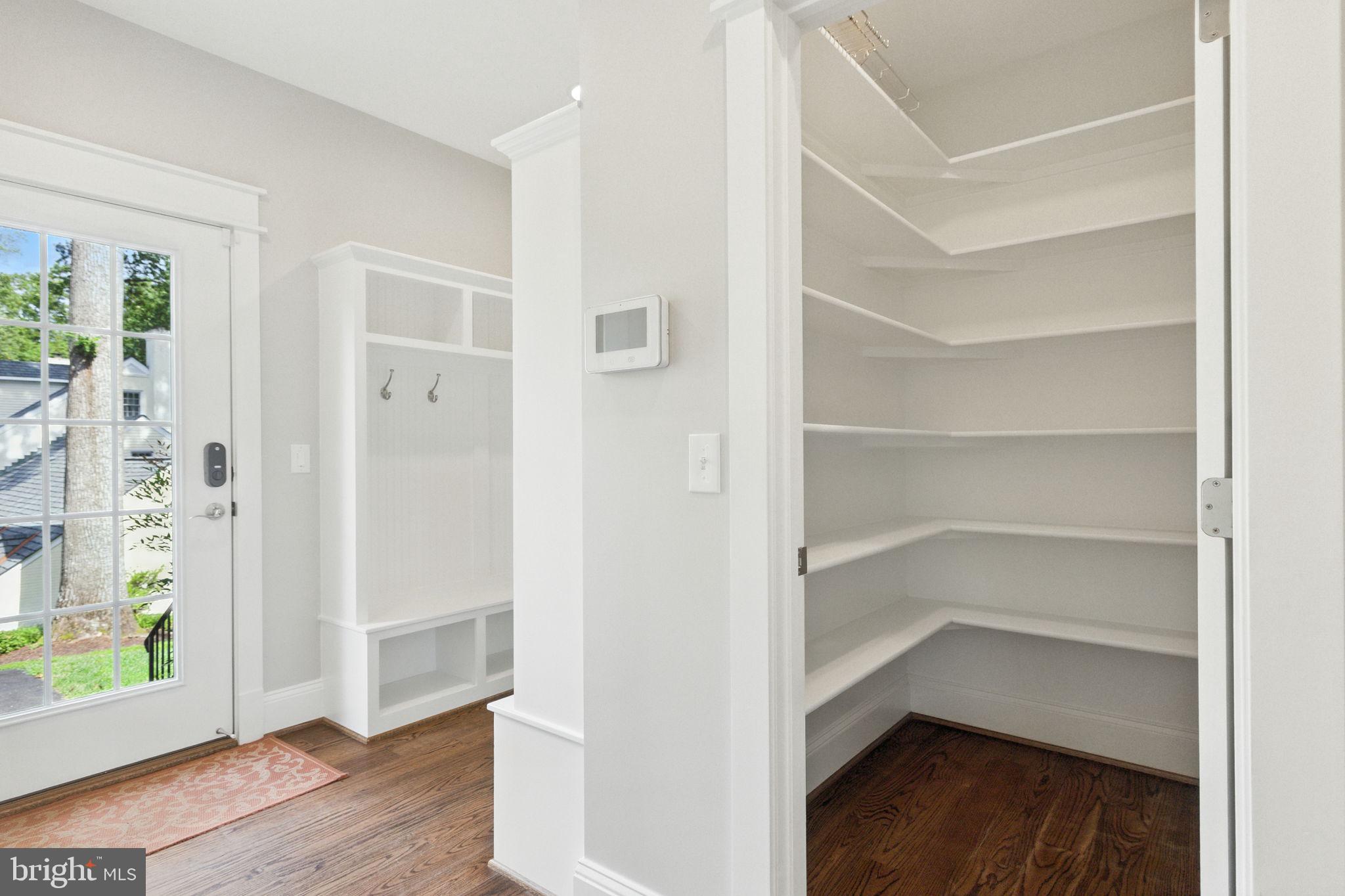 WOODSIDE ESTATES - Residential