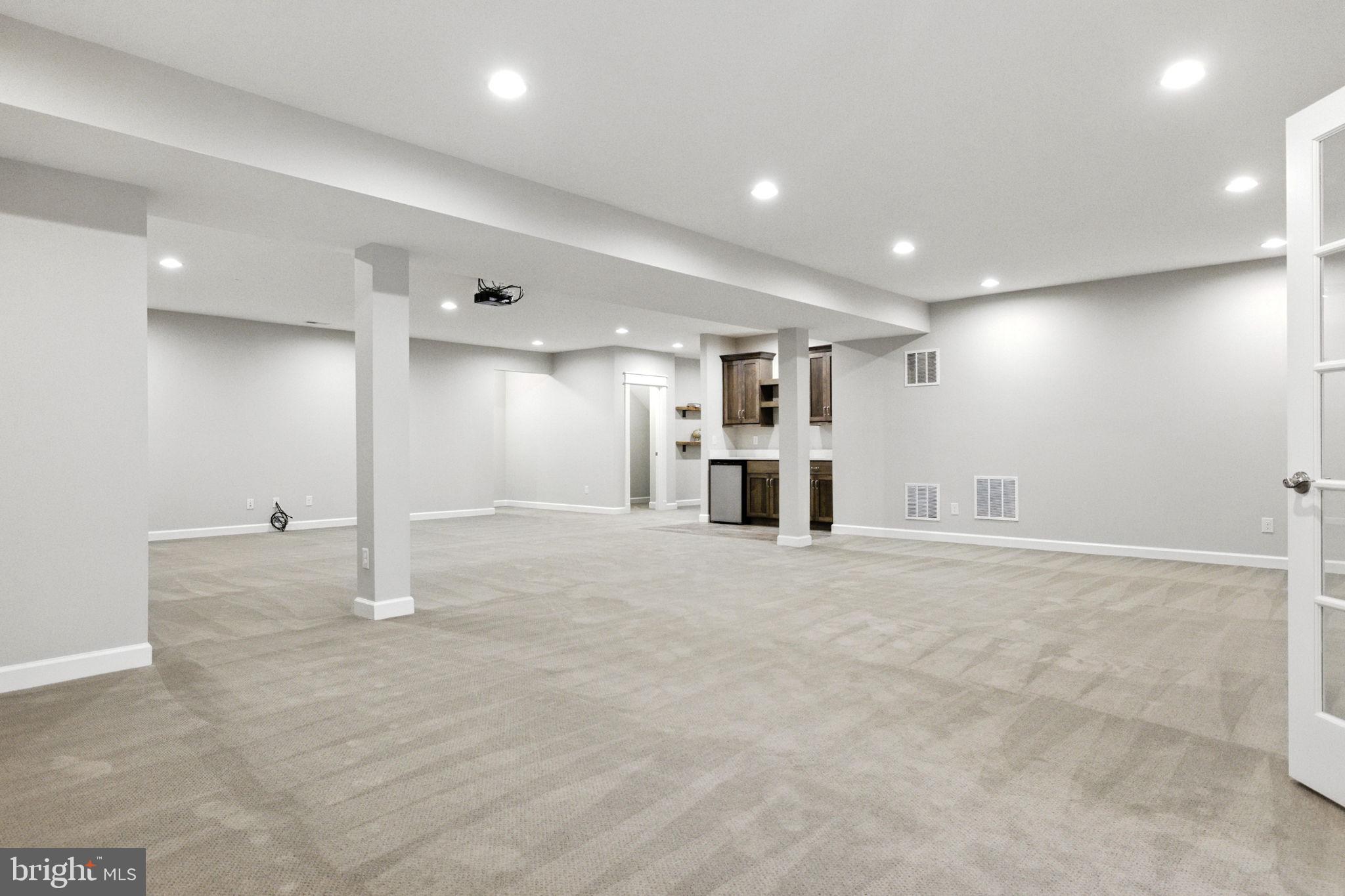 WOODSIDE ESTATES - Residential