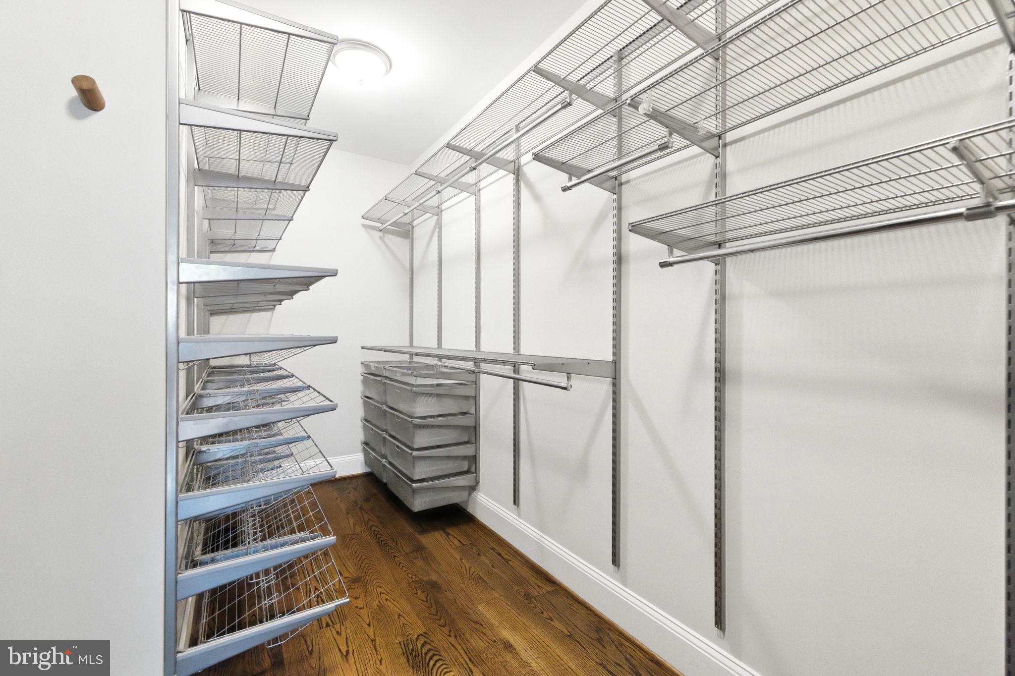 WOODSIDE ESTATES - Residential