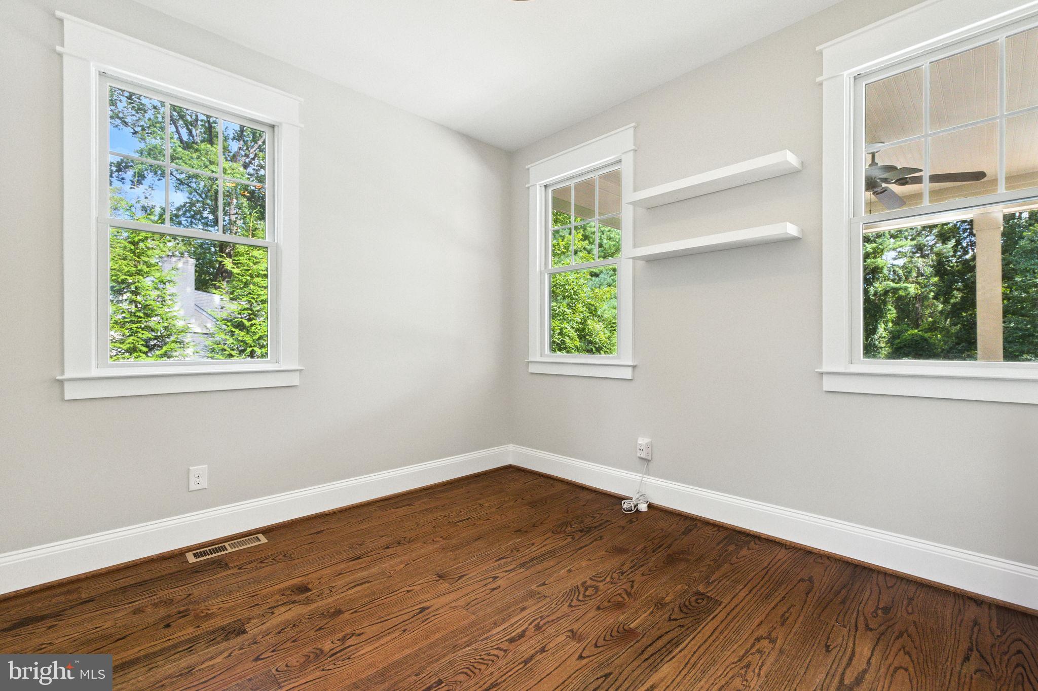 WOODSIDE ESTATES - Residential