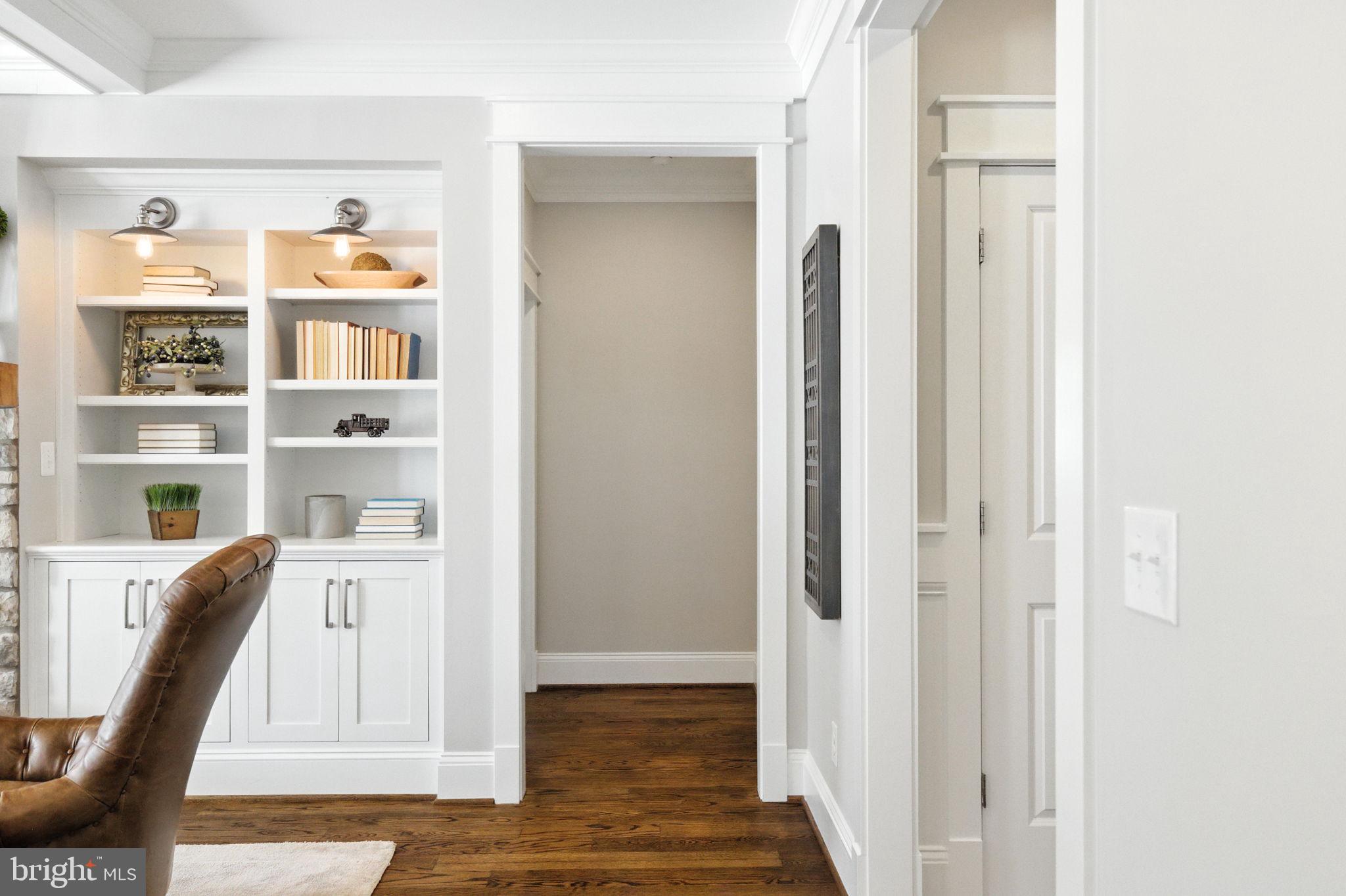 WOODSIDE ESTATES - Residential