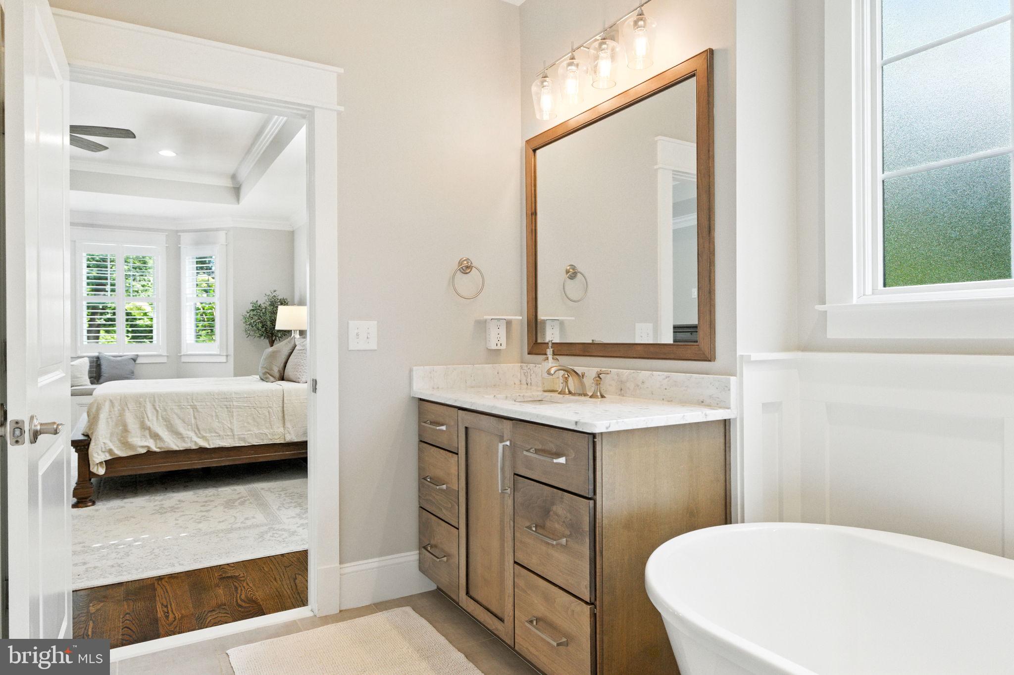 WOODSIDE ESTATES - Residential