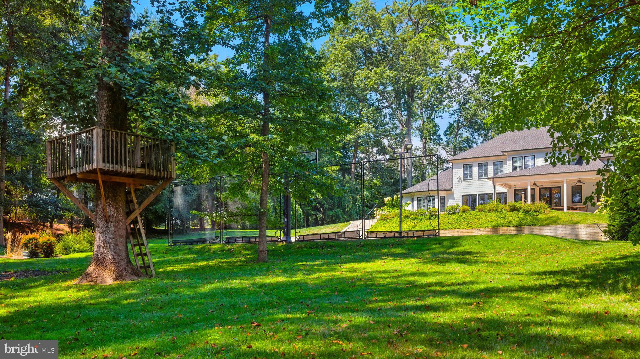 WOODSIDE ESTATES - Residential