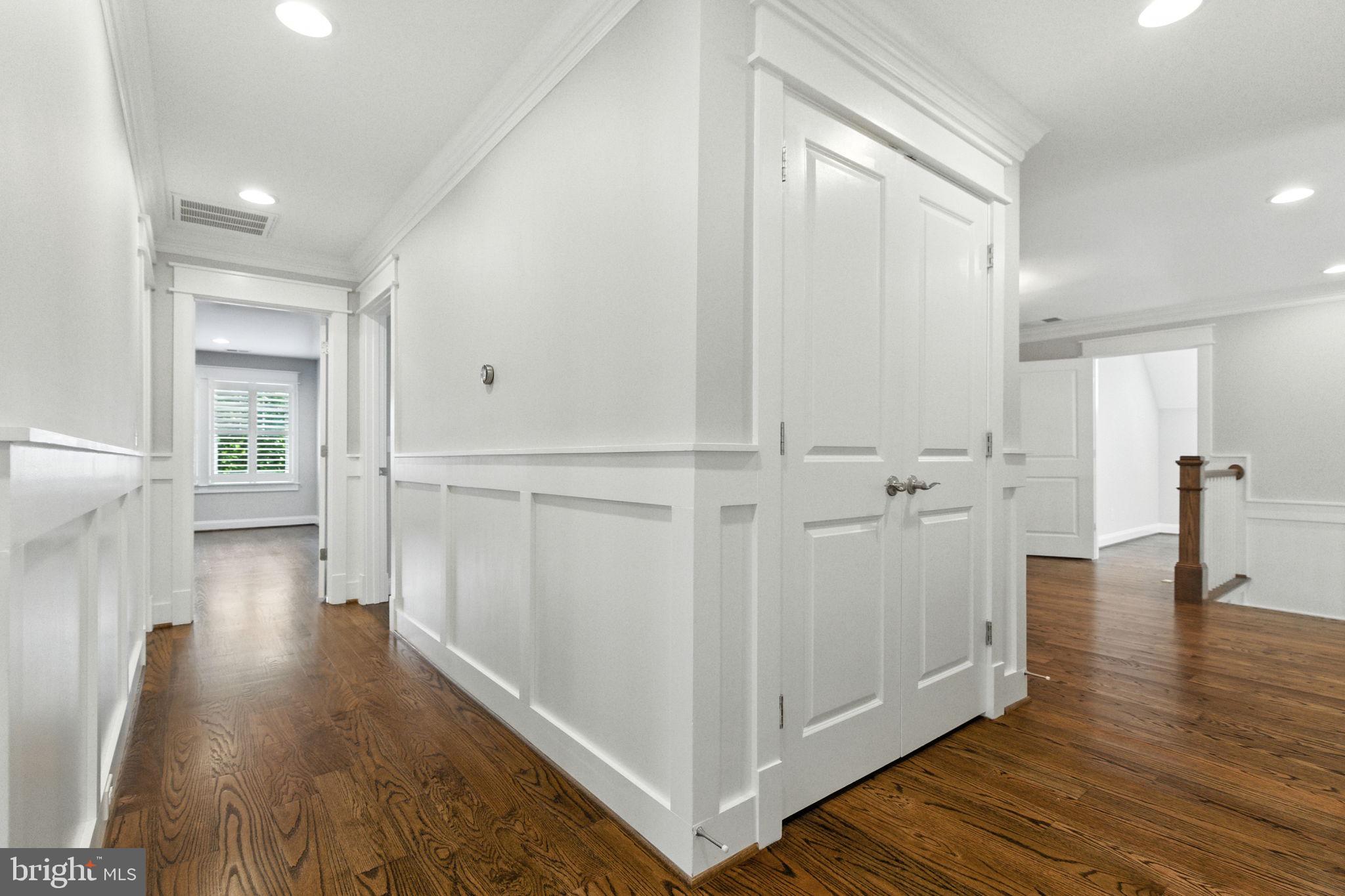 WOODSIDE ESTATES - Residential