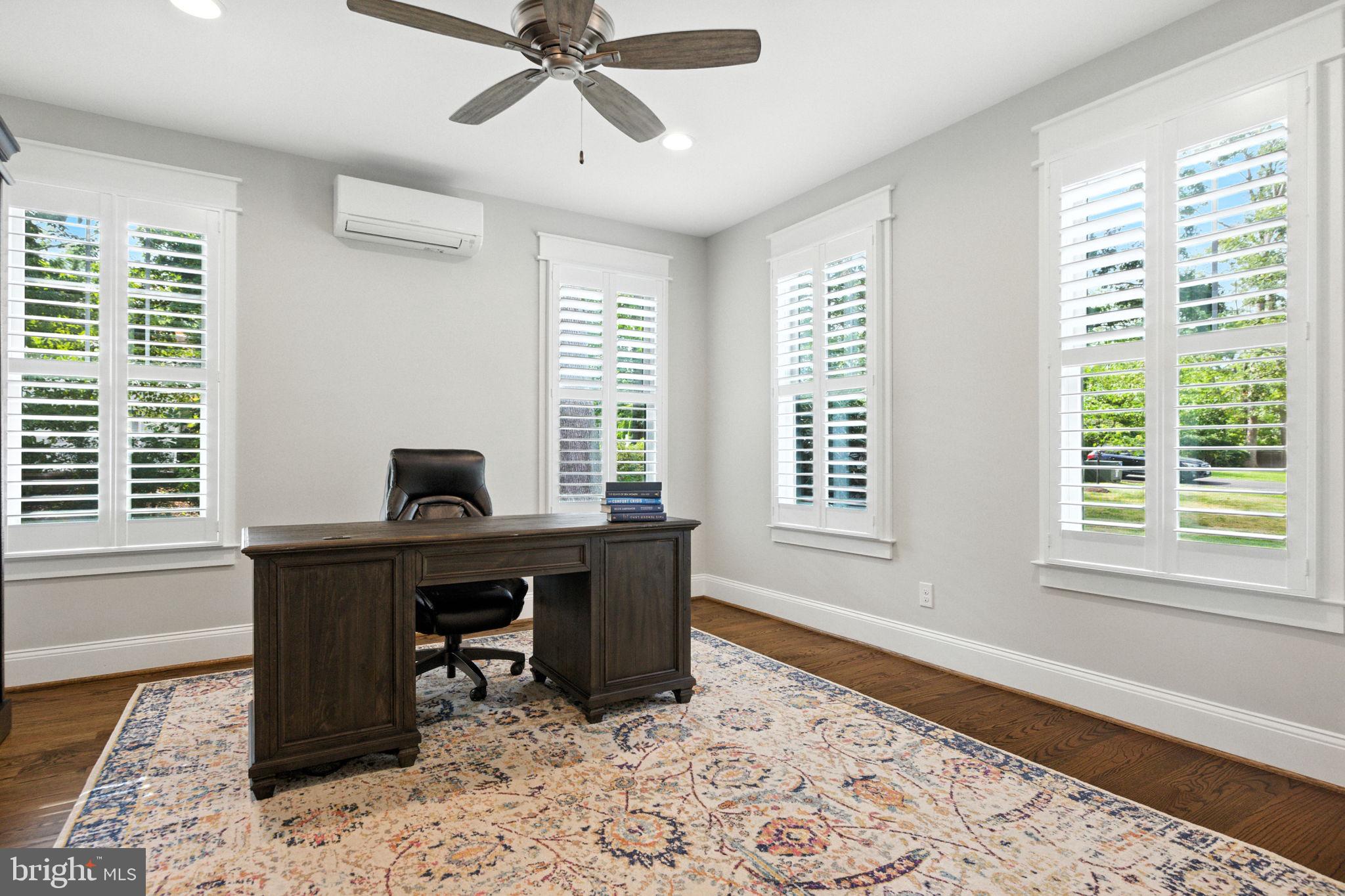 WOODSIDE ESTATES - Residential