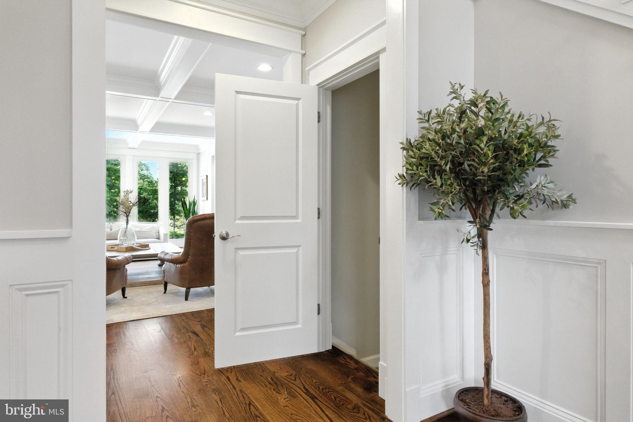 WOODSIDE ESTATES - Residential