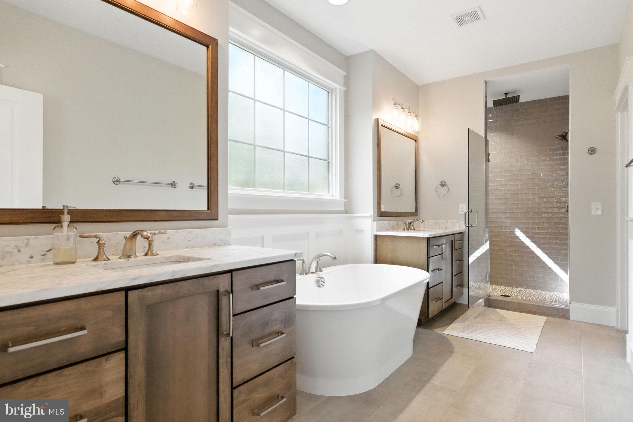 WOODSIDE ESTATES - Residential