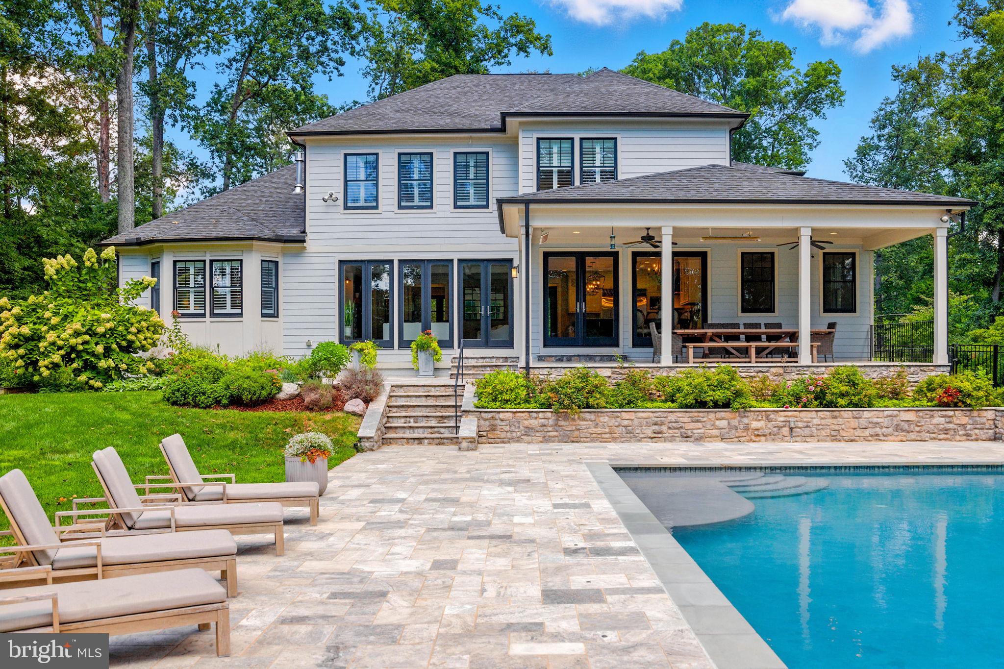 WOODSIDE ESTATES - Residential