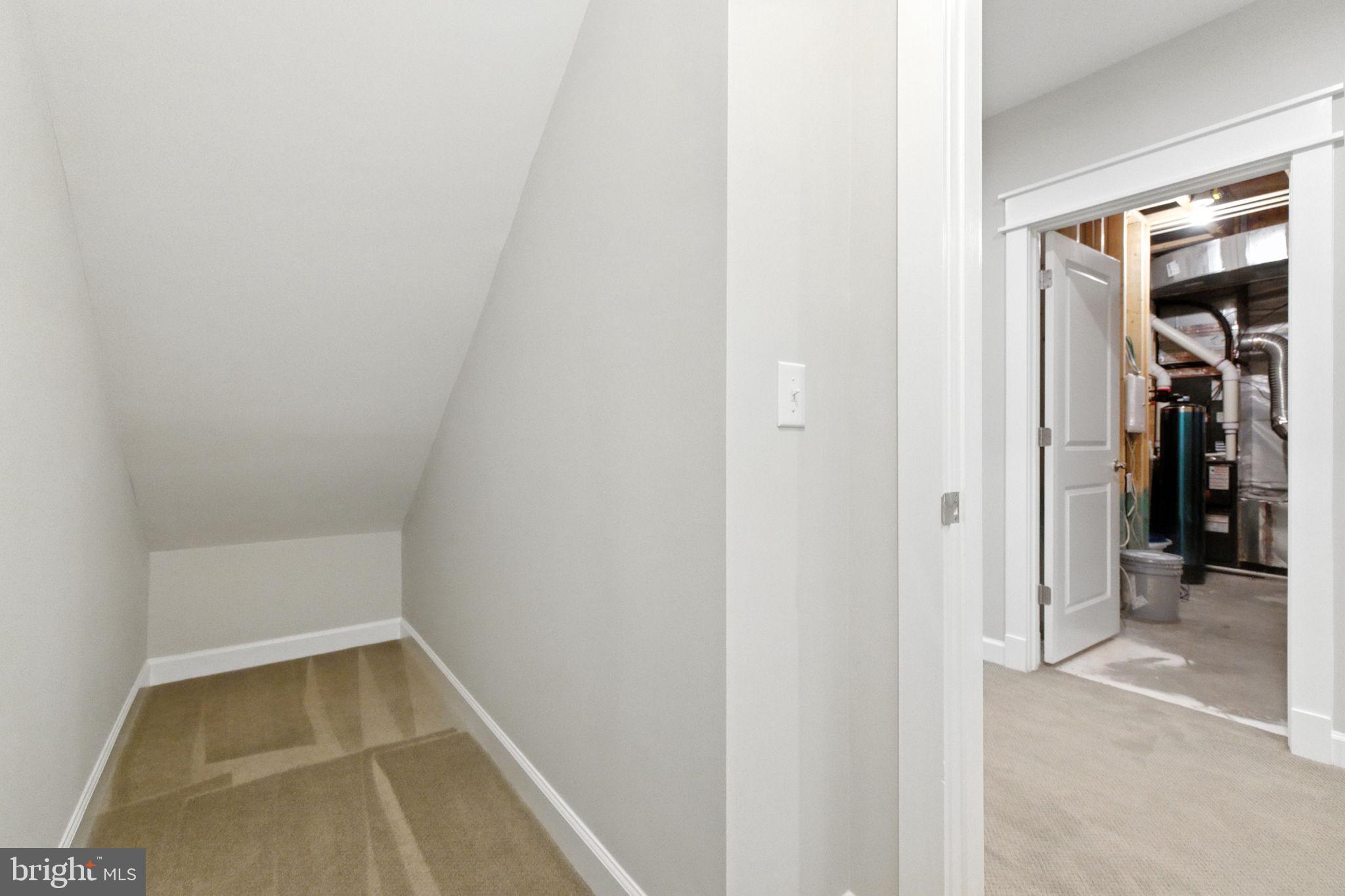 WOODSIDE ESTATES - Residential