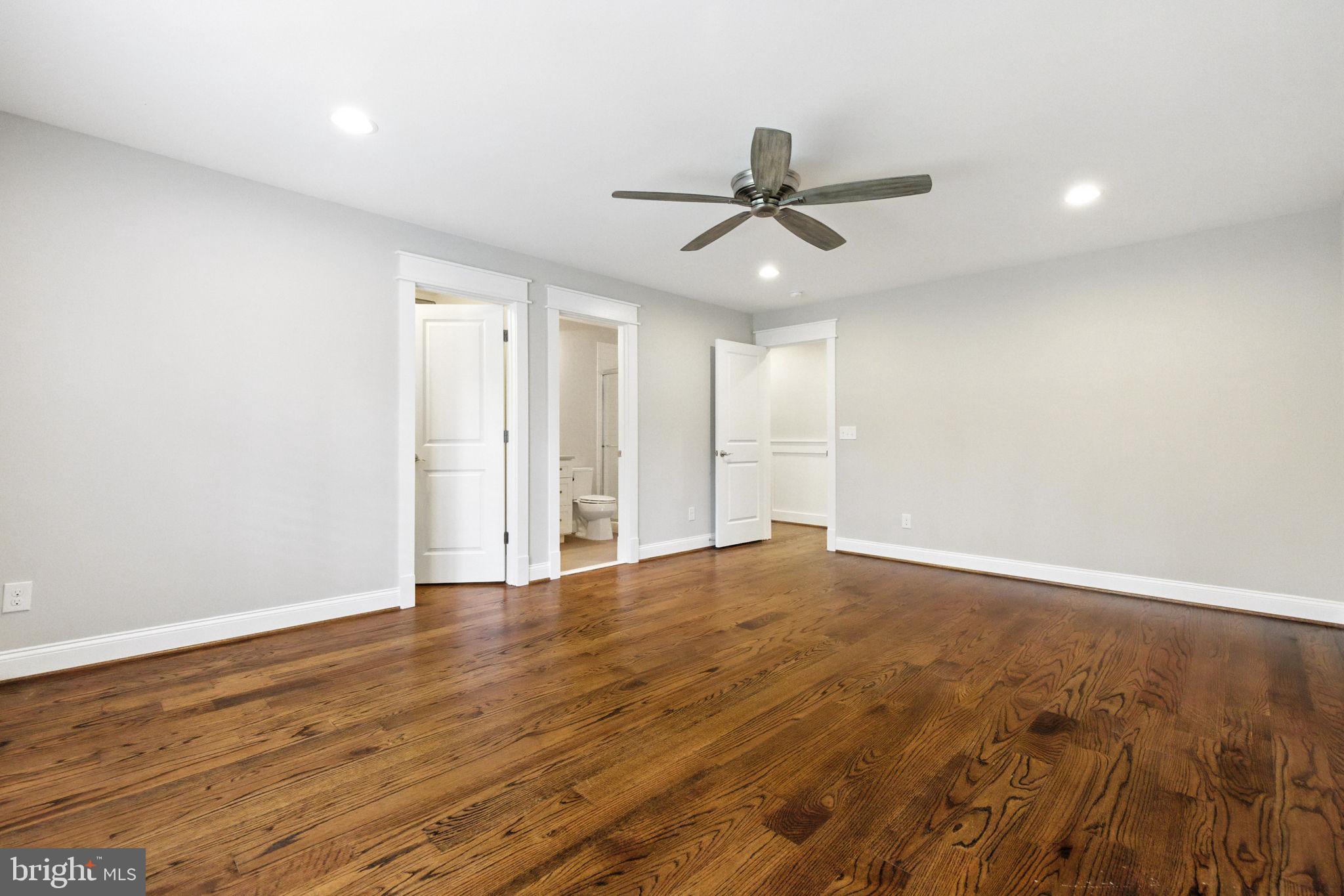 WOODSIDE ESTATES - Residential