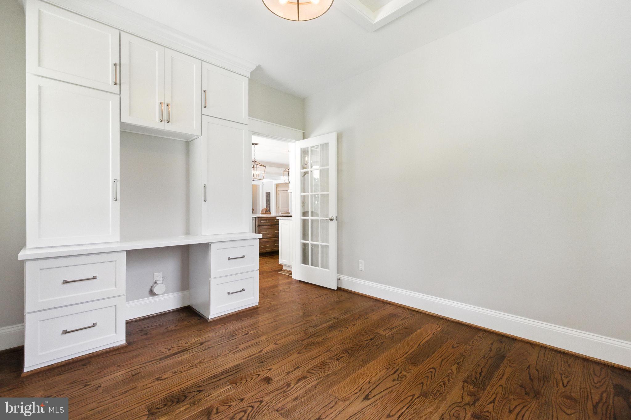 WOODSIDE ESTATES - Residential