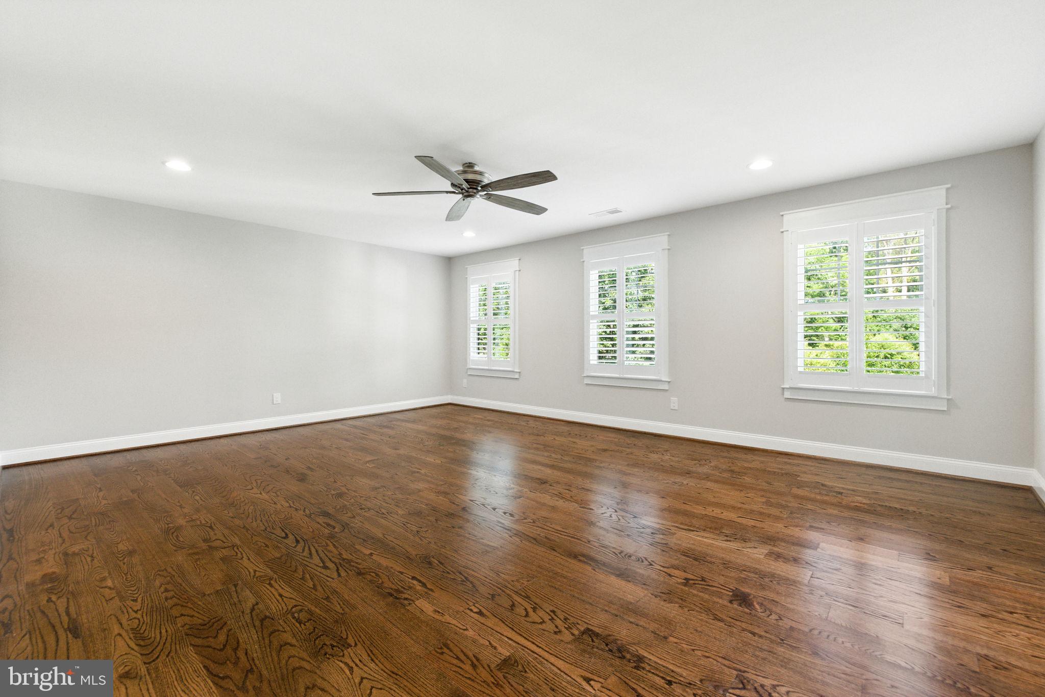 WOODSIDE ESTATES - Residential