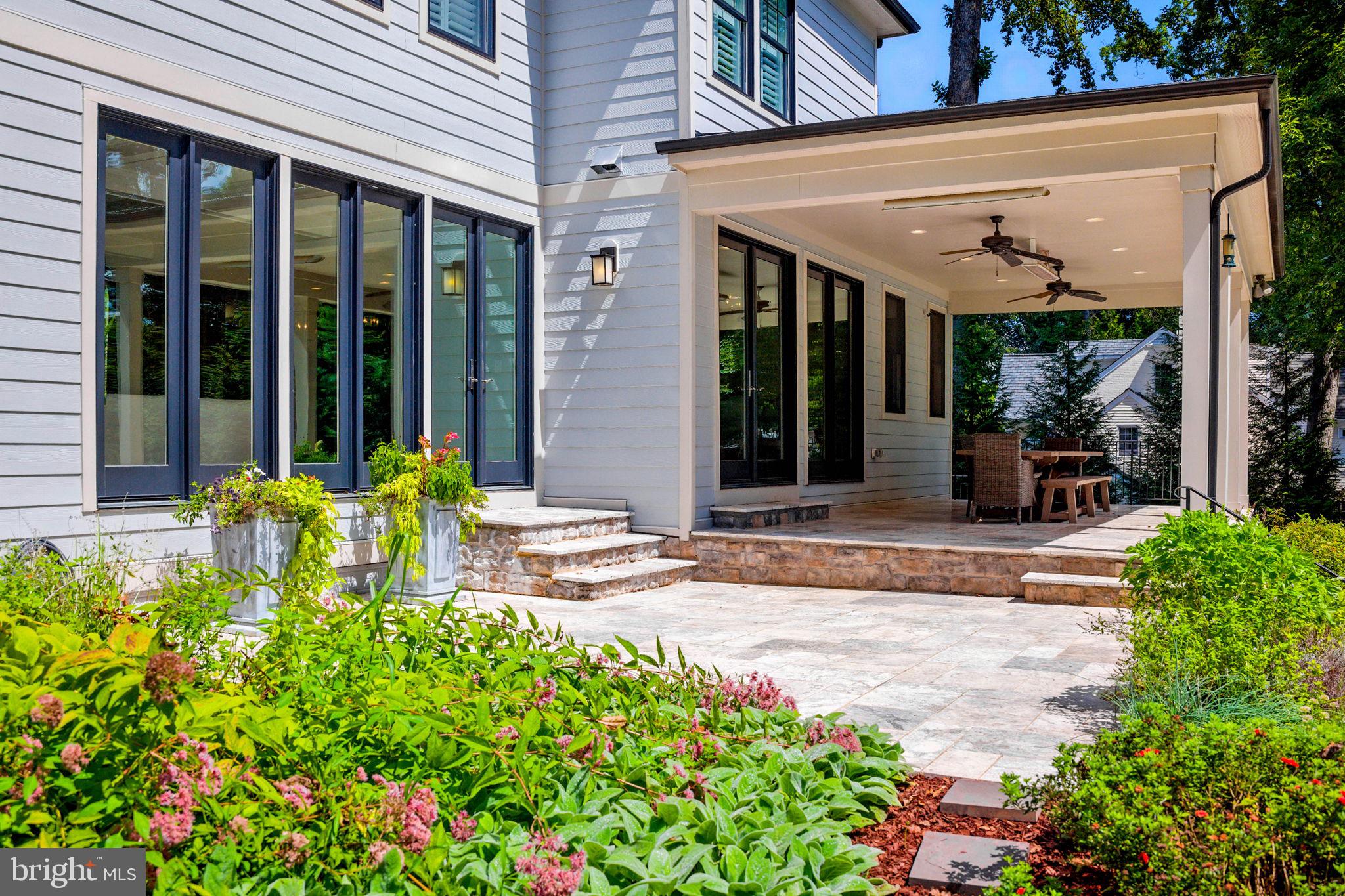 WOODSIDE ESTATES - Residential