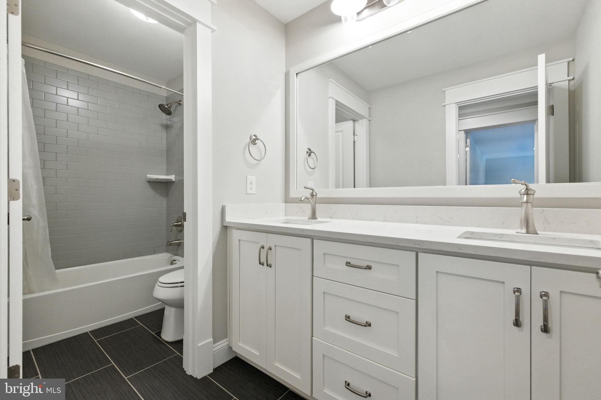 WOODSIDE ESTATES - Residential