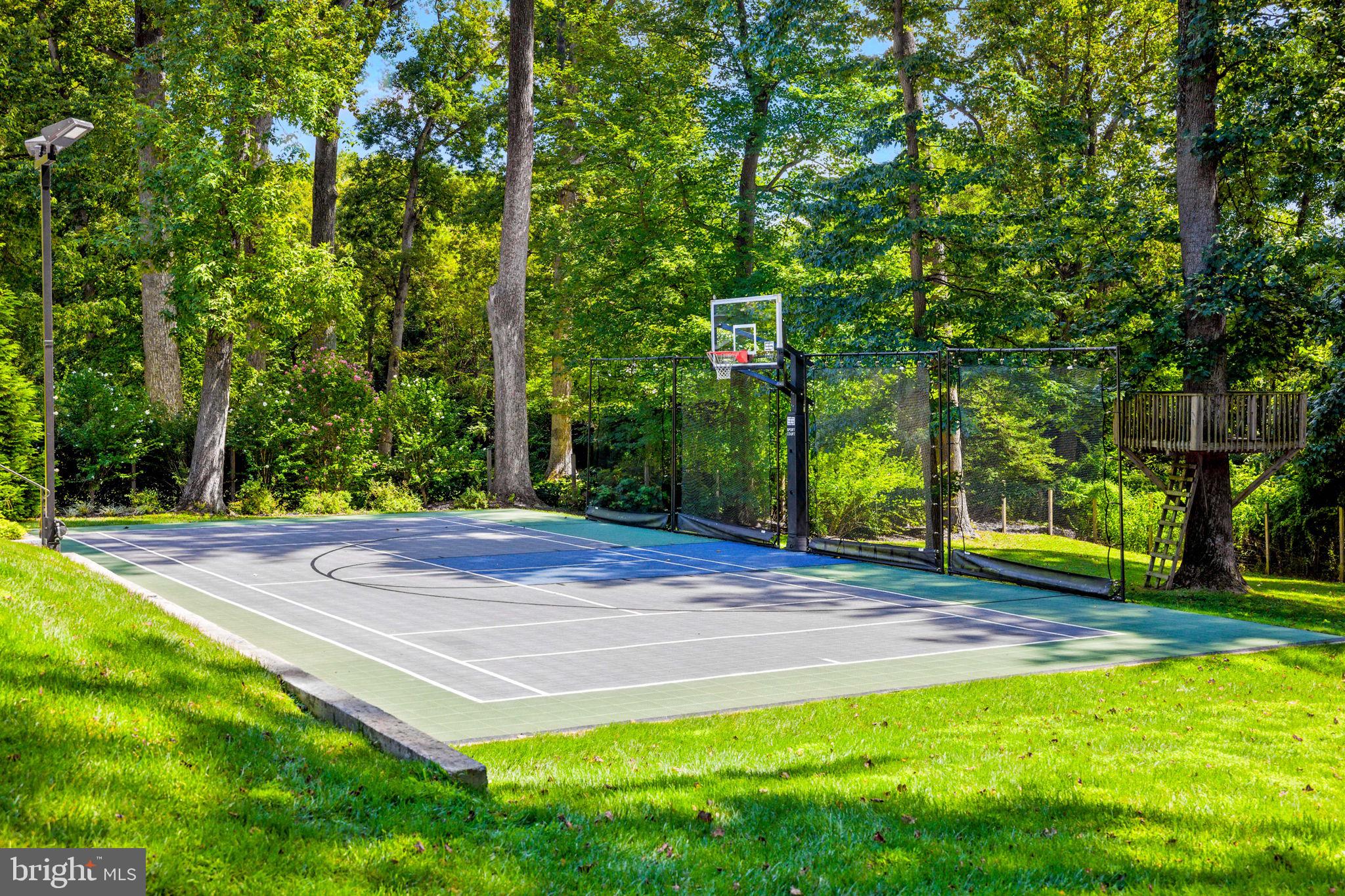 WOODSIDE ESTATES - Residential