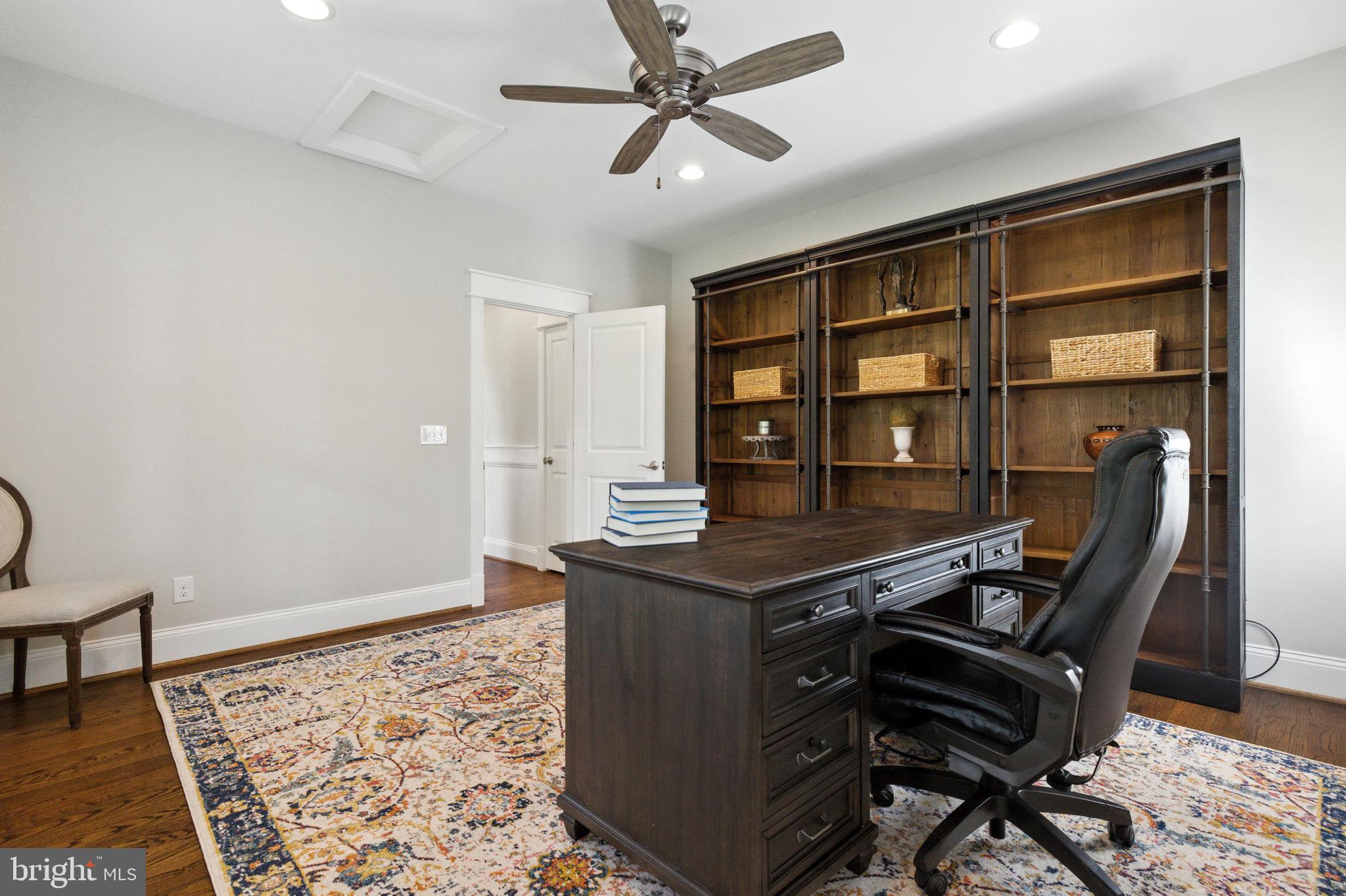 WOODSIDE ESTATES - Residential