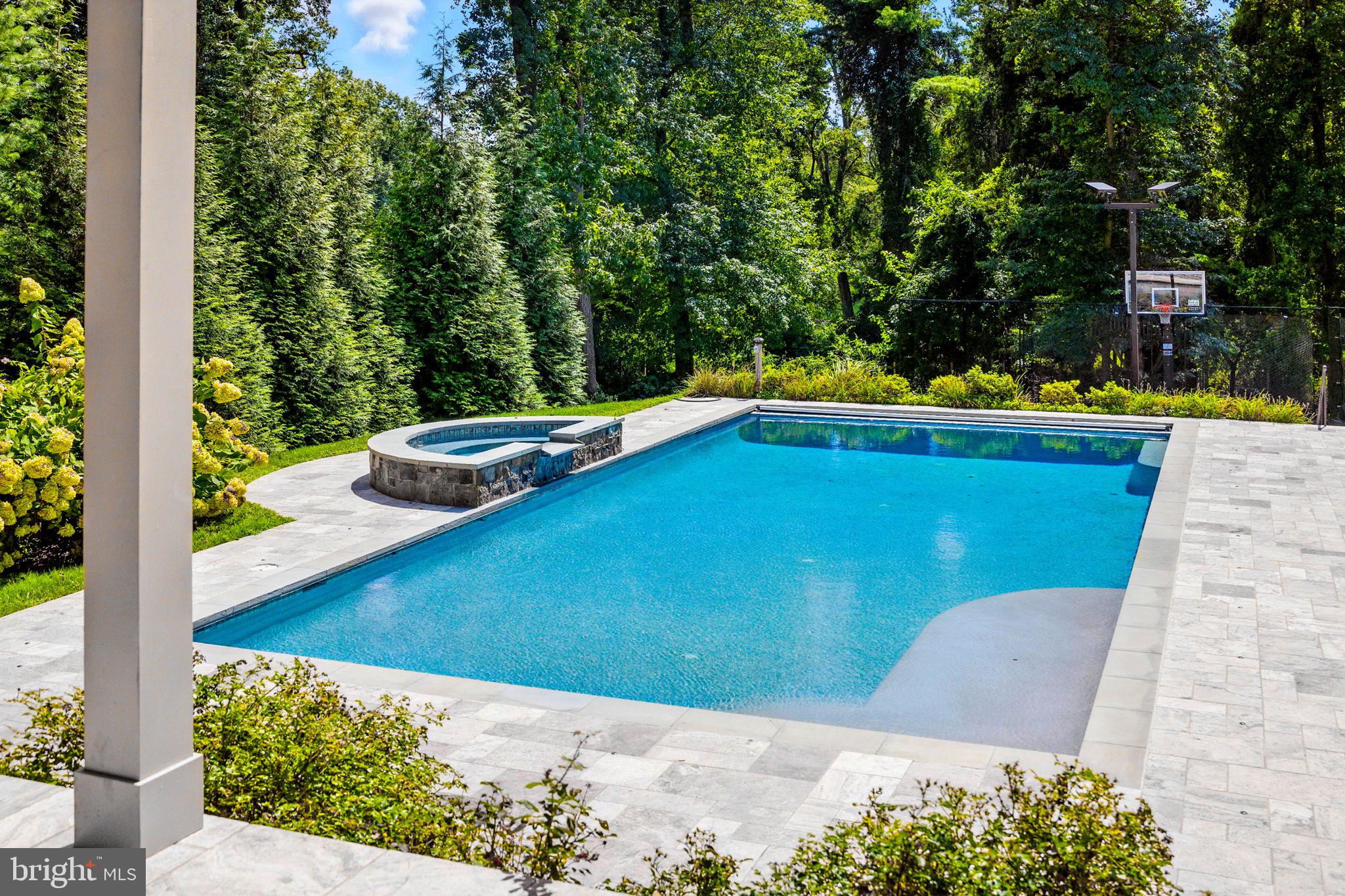 WOODSIDE ESTATES - Residential