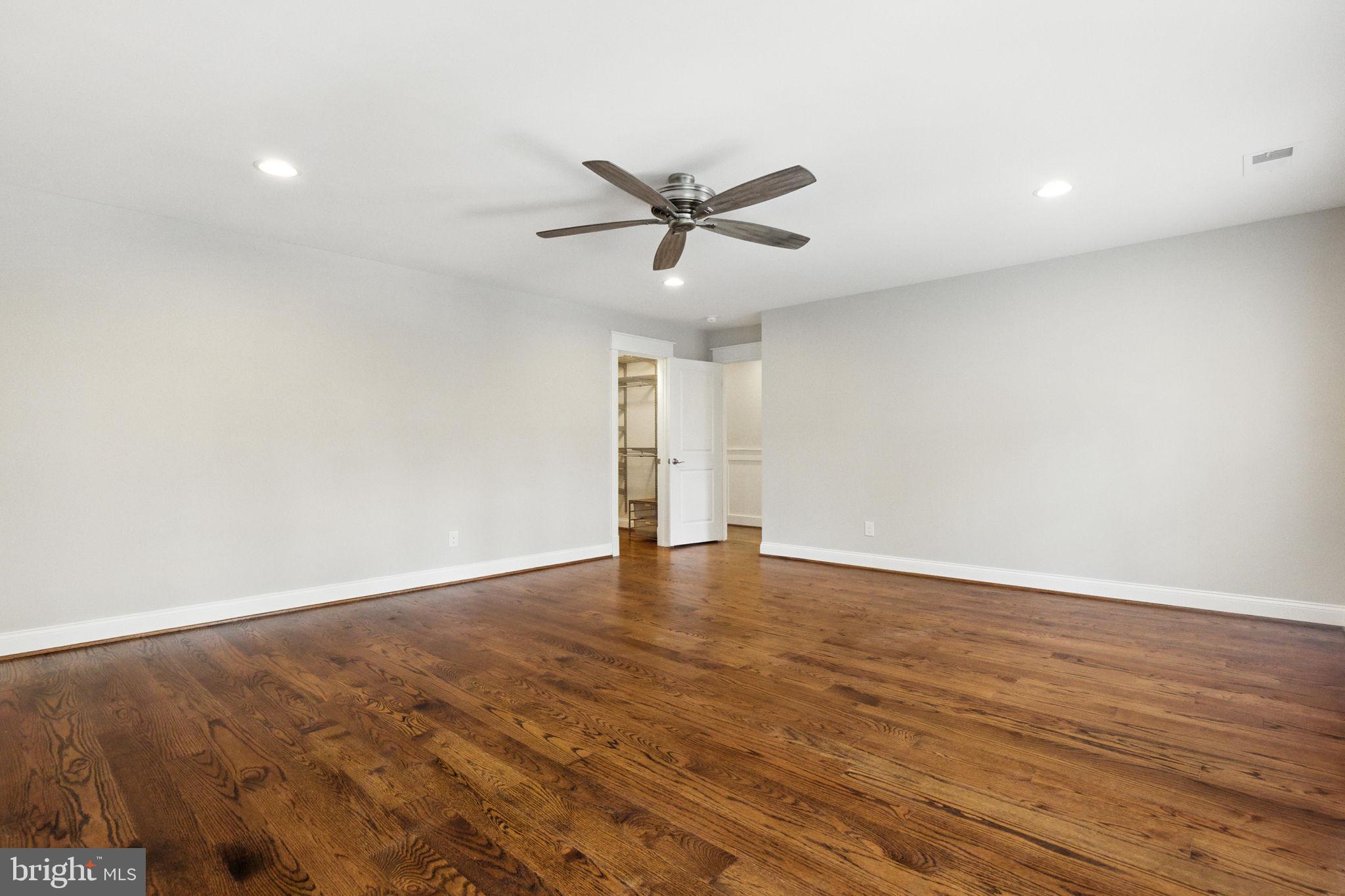 WOODSIDE ESTATES - Residential