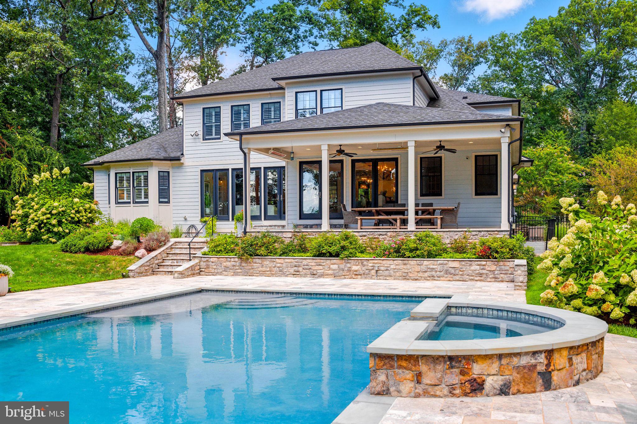 WOODSIDE ESTATES - Residential