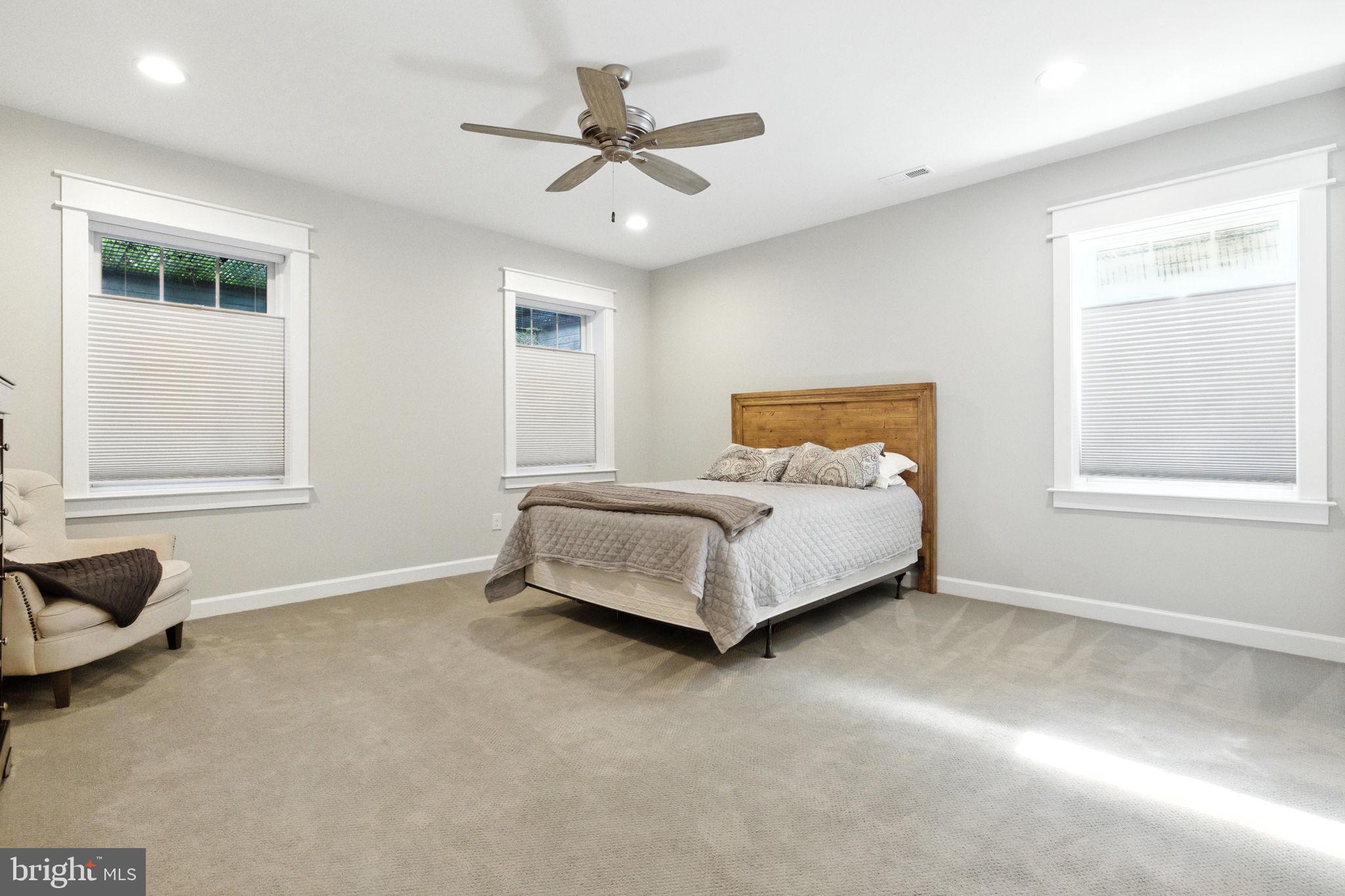 WOODSIDE ESTATES - Residential