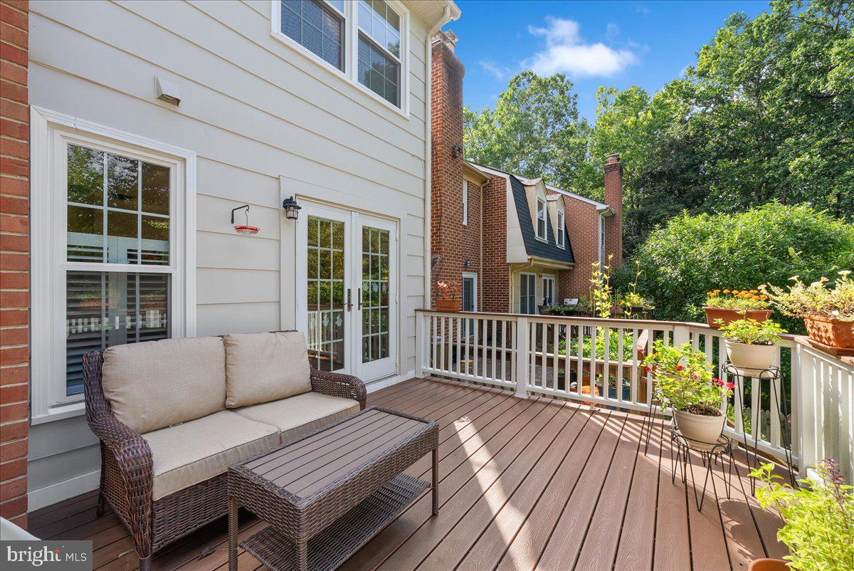 STRATTON COMMONS - Residential Lease